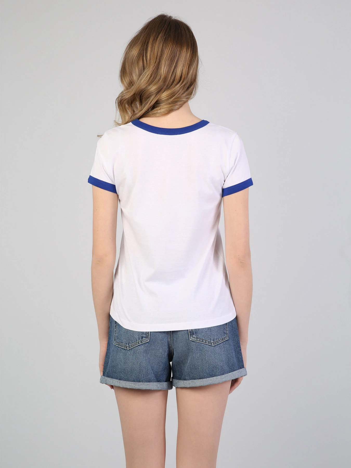 Футболки и поло Colin’s модель CL1042765WHT Футболки и поло Colin’s модель CL1042765WHT Фото