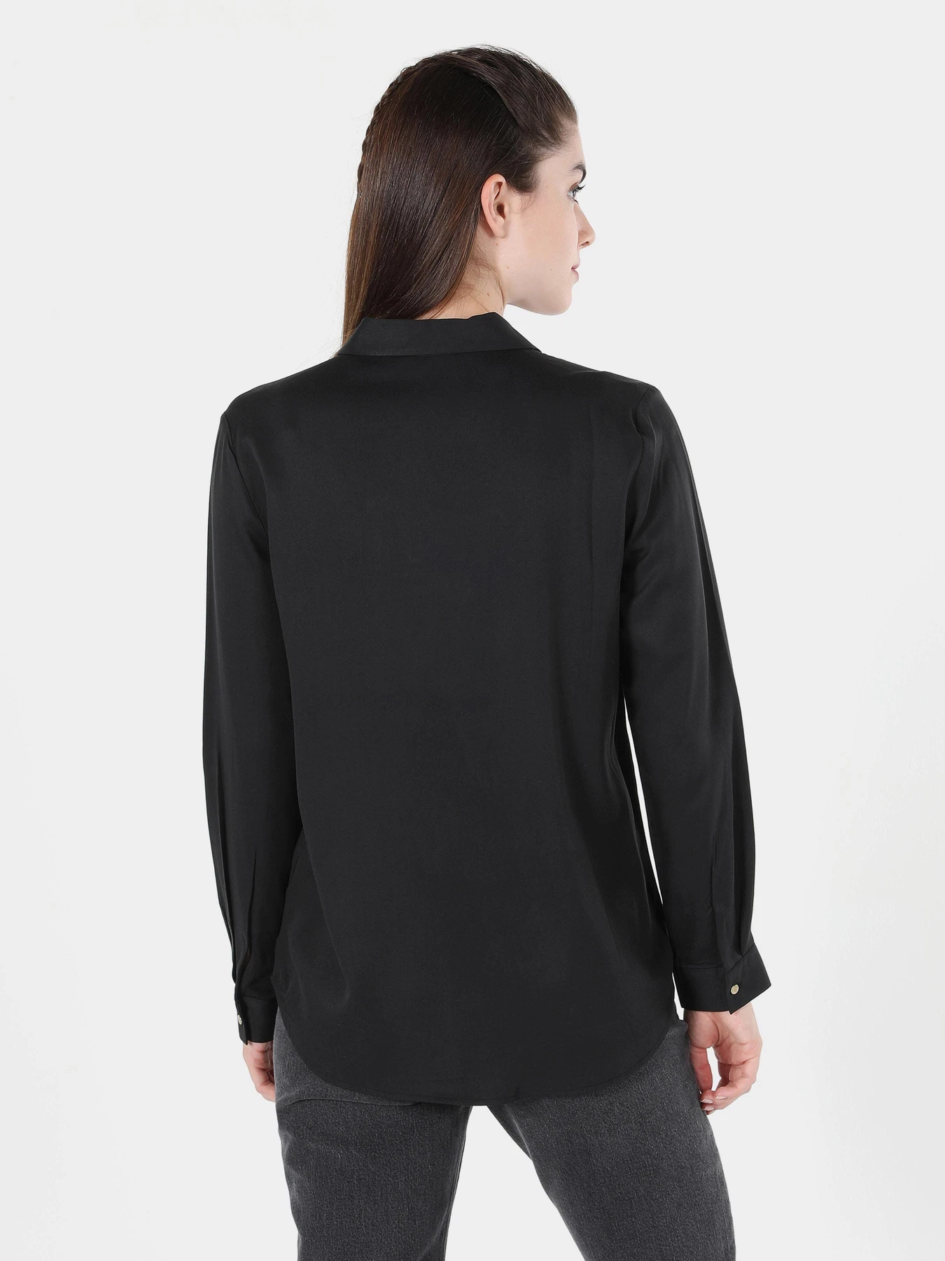 Сорочки Colin’s модель CL1060145BLK Сорочки Colin’s модель CL1060145BLK Фото