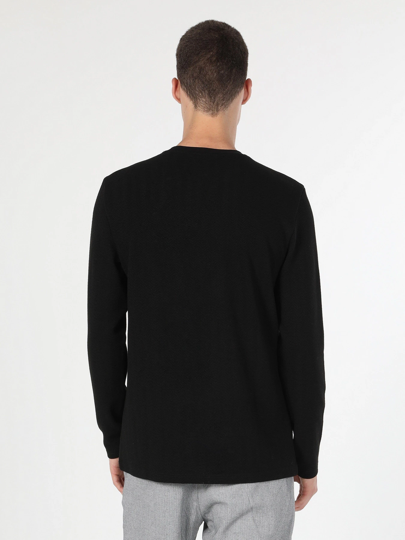 Худи и свитшоты Colin’s модель CL1060482BLK Худи и свитшоты Colin’s модель CL1060482BLK Фото