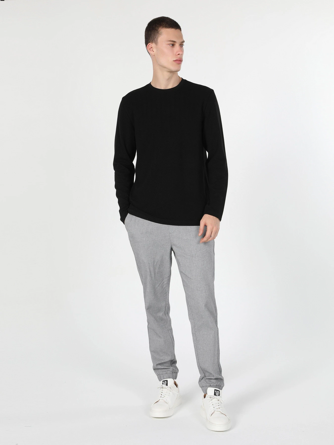 Худи и свитшоты Colin’s модель CL1060482BLK Худи и свитшоты Colin’s модель CL1060482BLK Фото