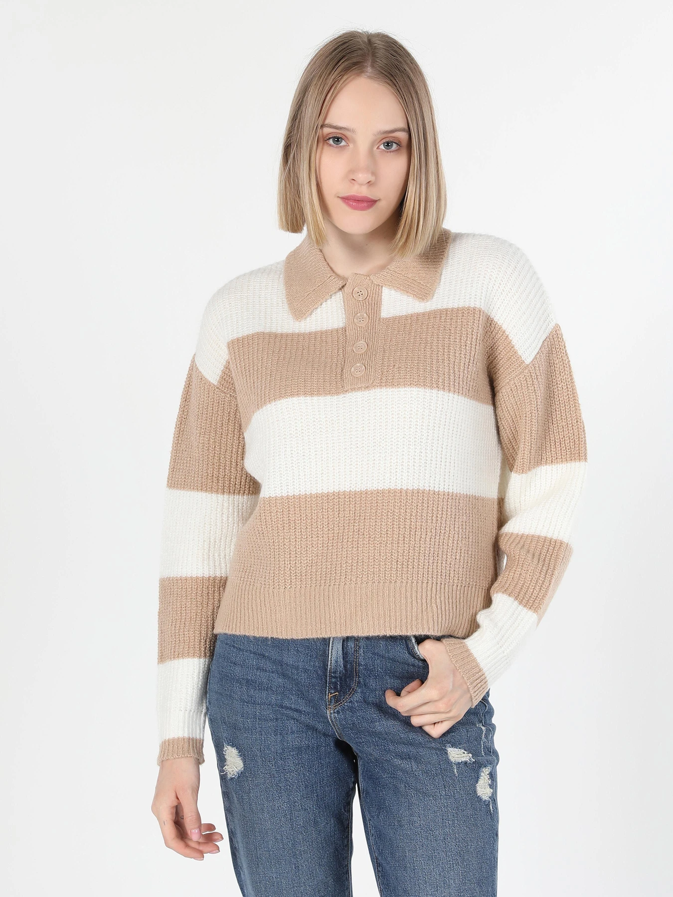 Свитры и кардиганы Colin’s модель CL1060693ECR Свитры и кардиганы Colin’s модель CL1060693ECR Фото
