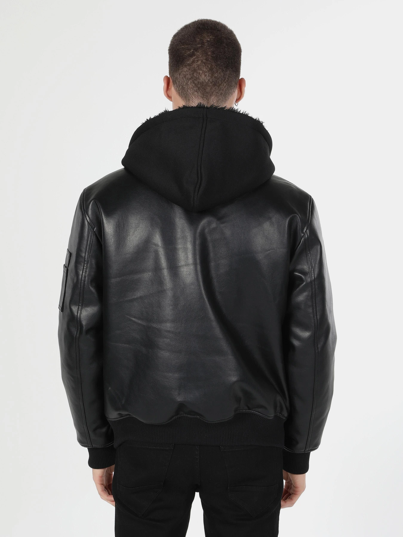 Куртки и дубленки Colin’s модель CL1060744BLK Куртки и дубленки Colin’s модель CL1060744BLK Фото