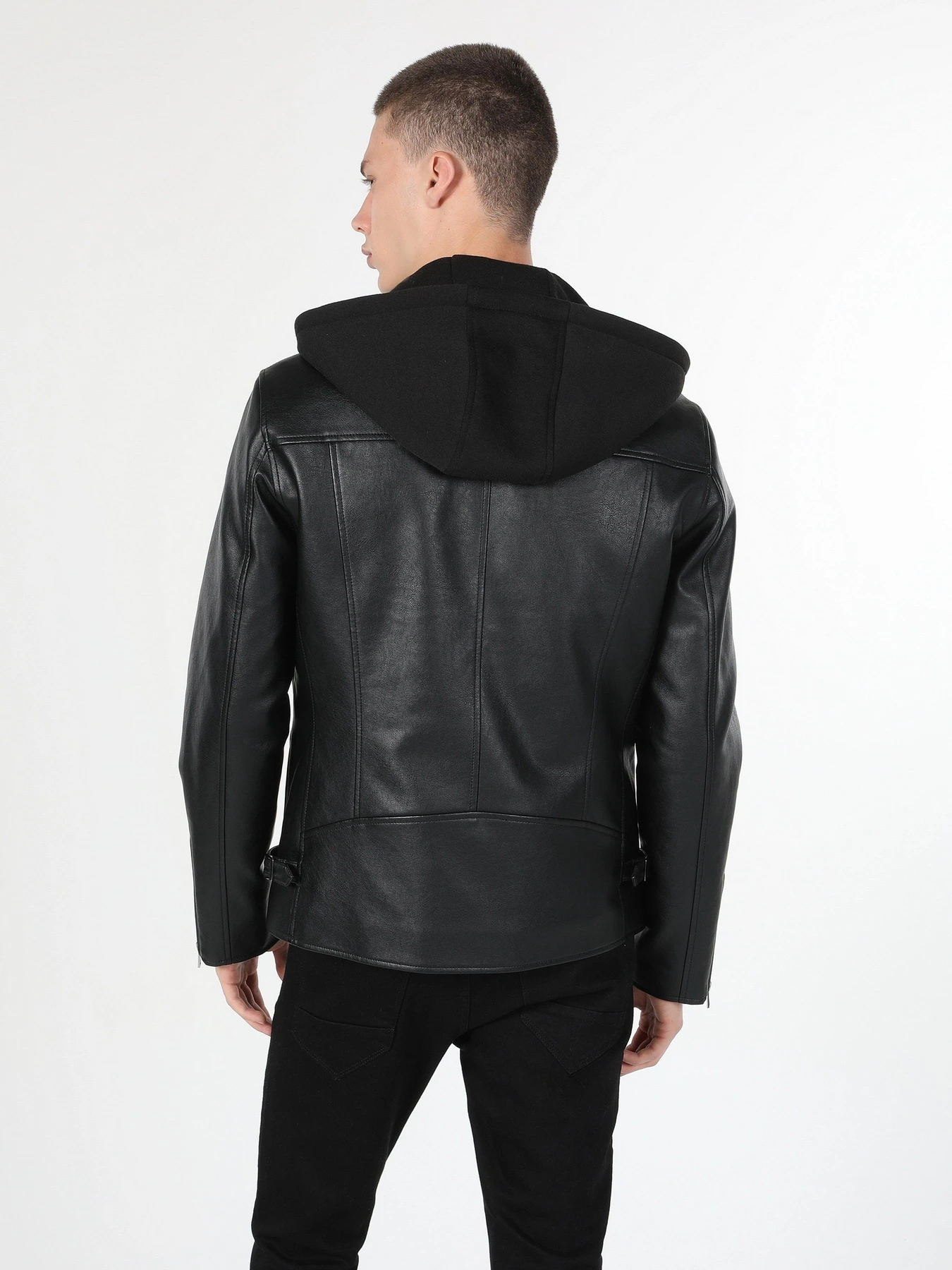 Куртки и дубленки Colin’s модель CL1060745BLK Куртки и дубленки Colin’s модель CL1060745BLK Фото