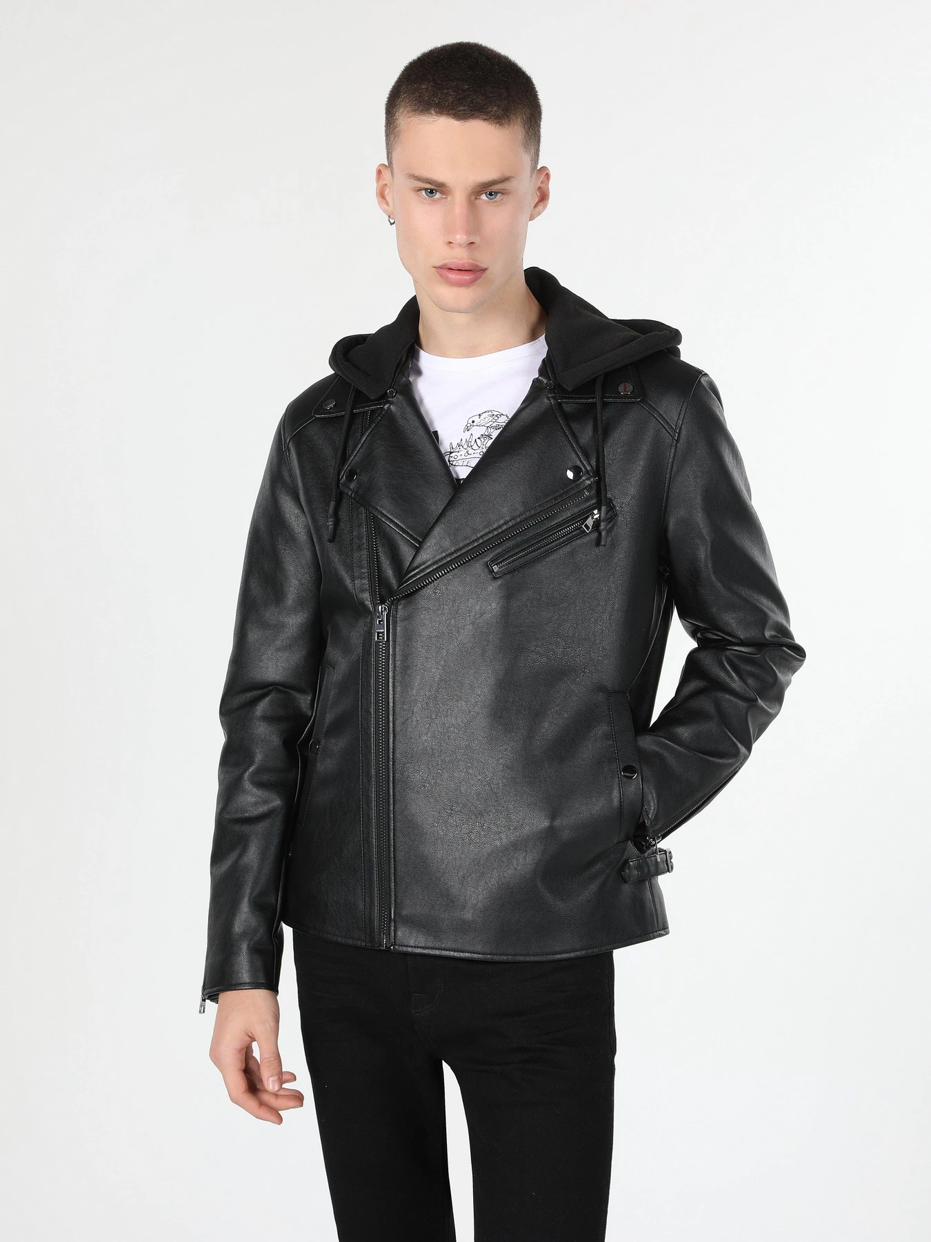 Куртки и дубленки Colin’s модель CL1060745BLK Куртки и дубленки Colin’s модель CL1060745BLK Фото