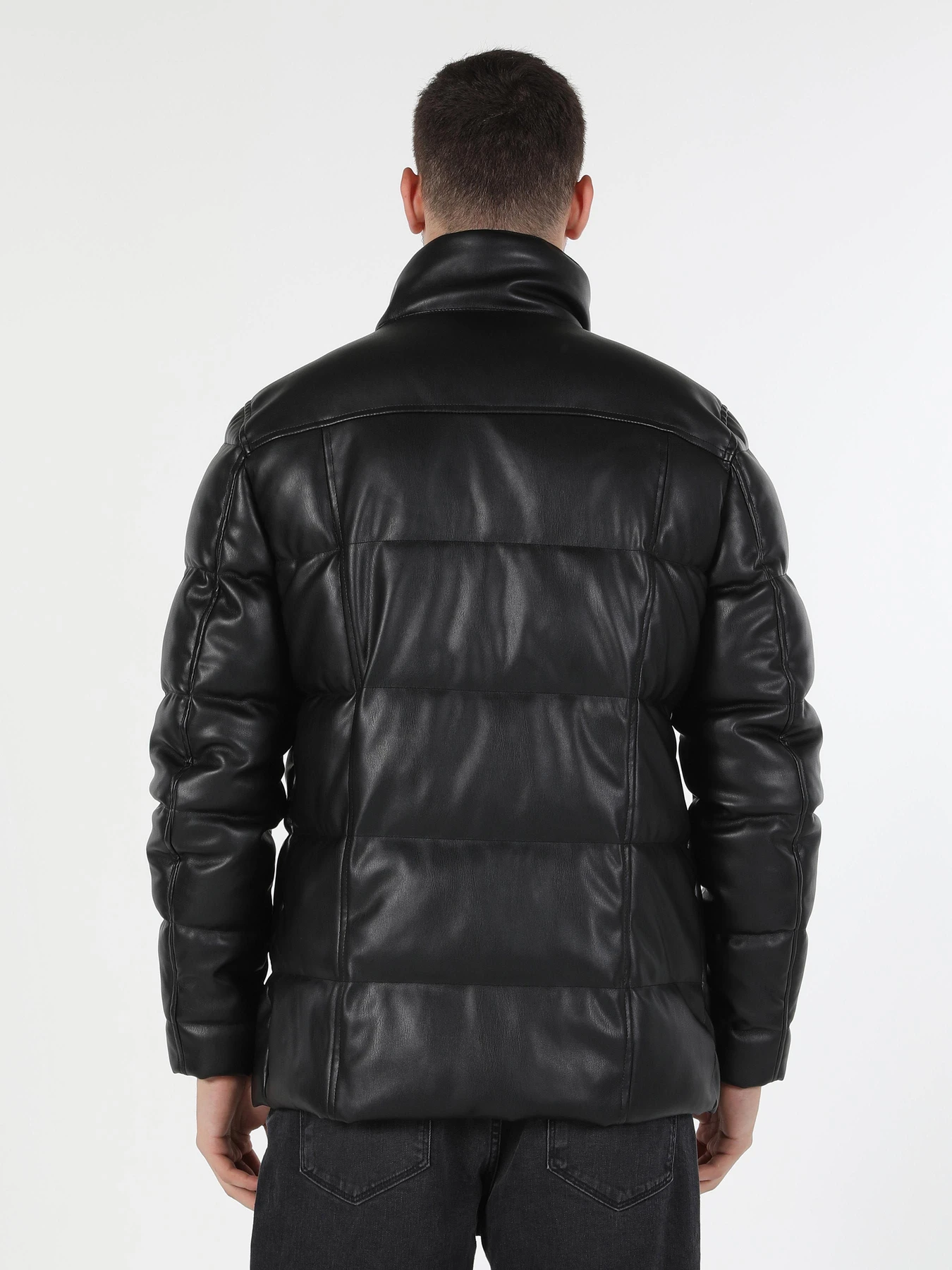 Куртки и дубленки Colin’s модель CL1060748BLK Куртки и дубленки Colin’s модель CL1060748BLK Фото