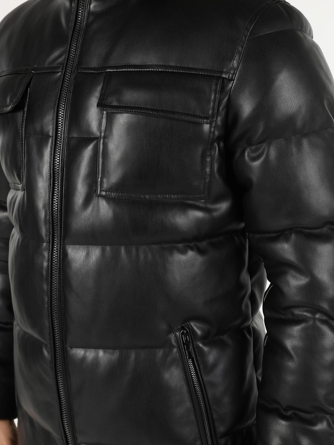 Куртки и дубленки Colin’s модель CL1060748BLK Куртки и дубленки Colin’s модель CL1060748BLK Фото