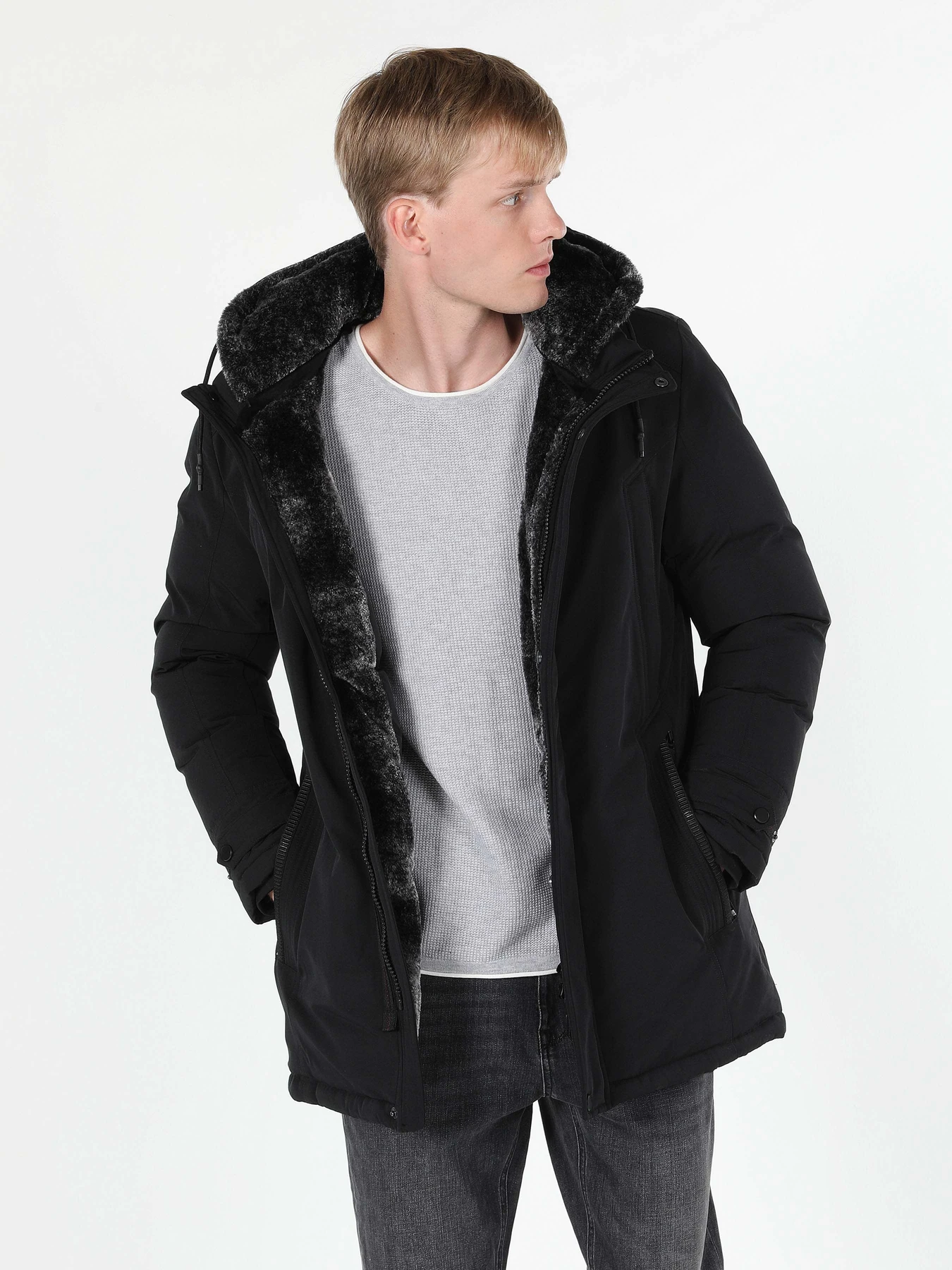 Куртки и дубленки Colin’s модель CL1060983BLK Фото