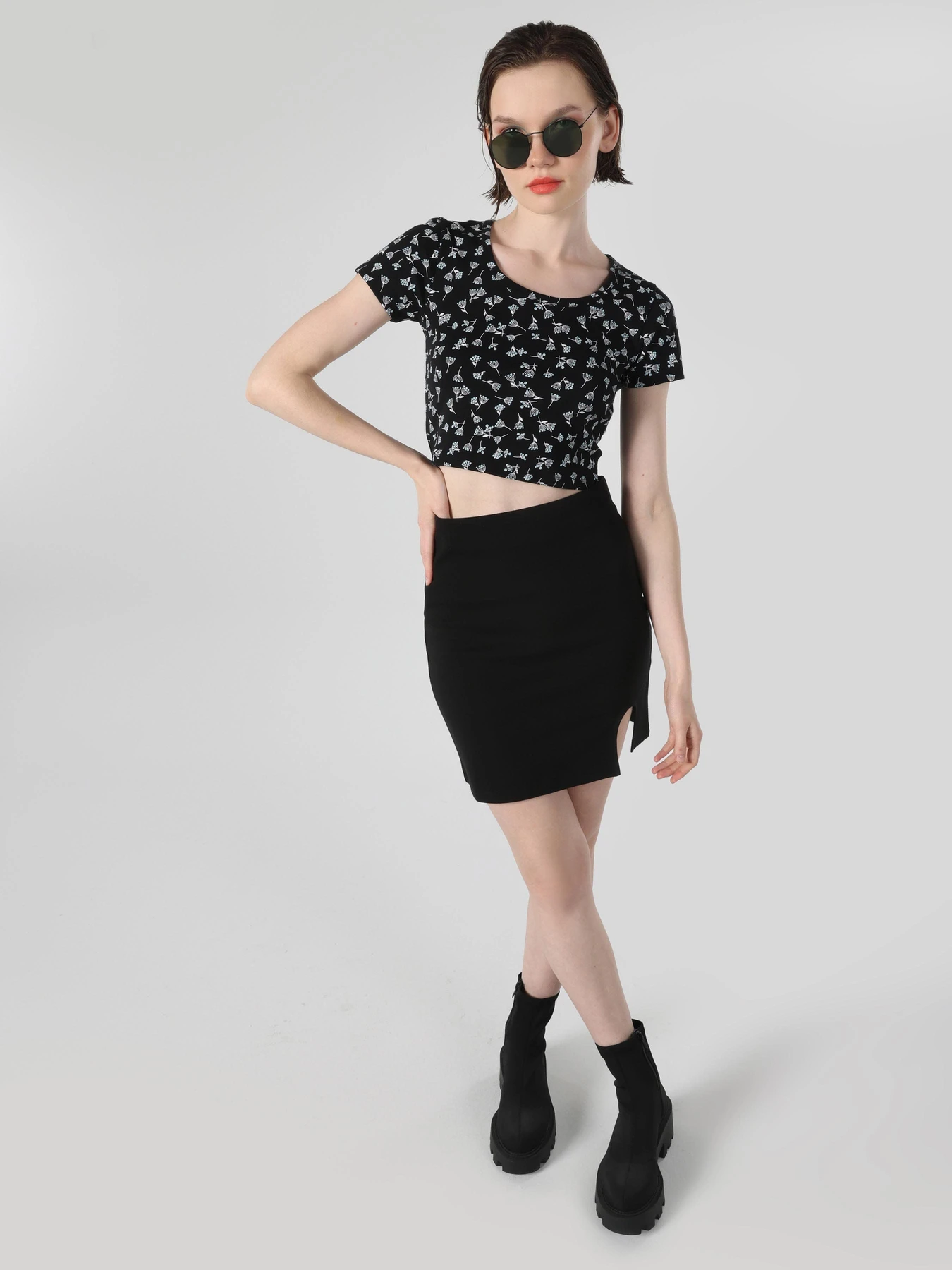 Спідниці Colin’s модель CL1064487BLK Спідниці Colin’s модель CL1064487BLK Фото