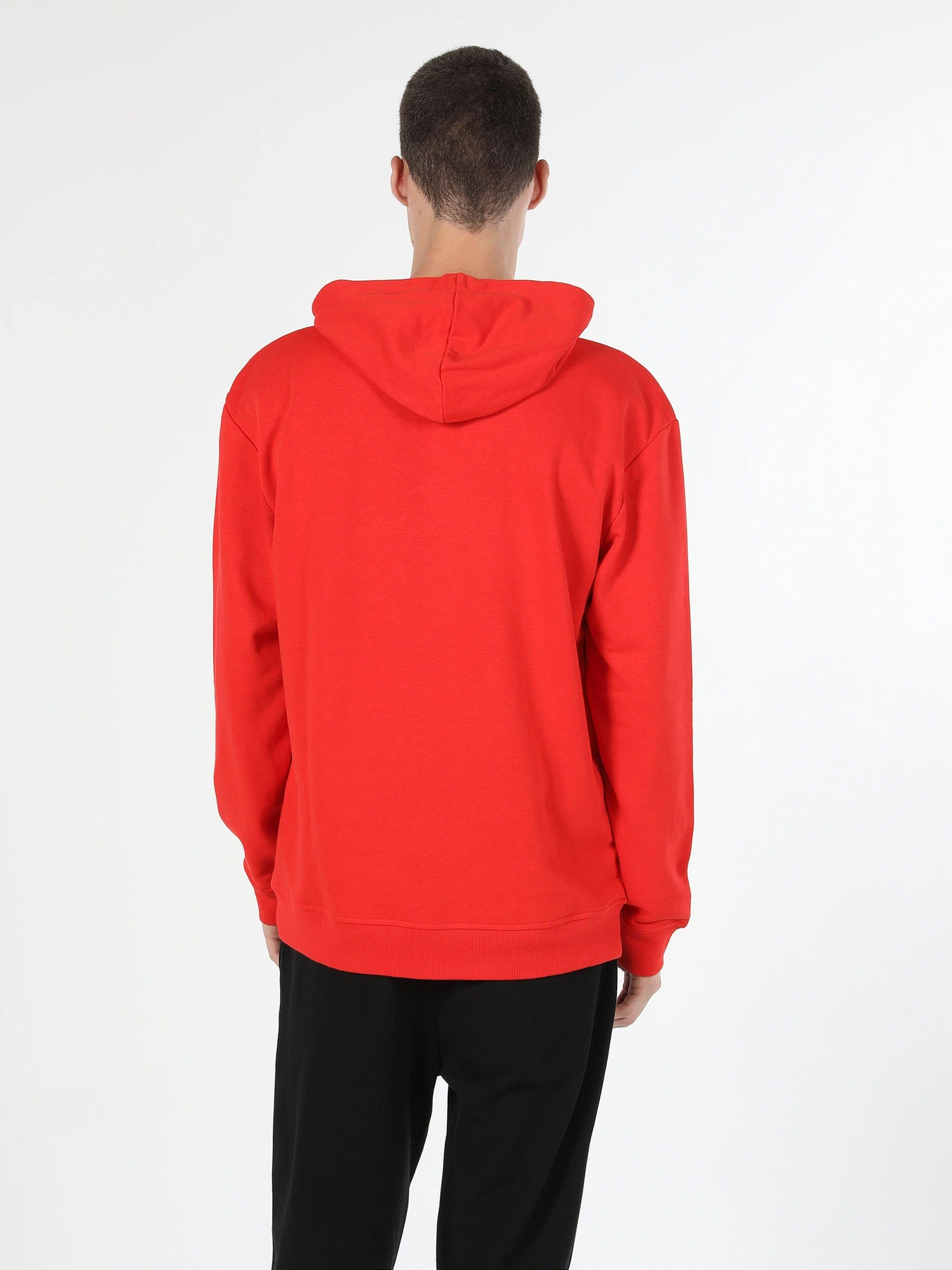 Худи и свитшоты Colin’s модель CL1059960RED Худи и свитшоты Colin’s модель CL1059960RED Фото
