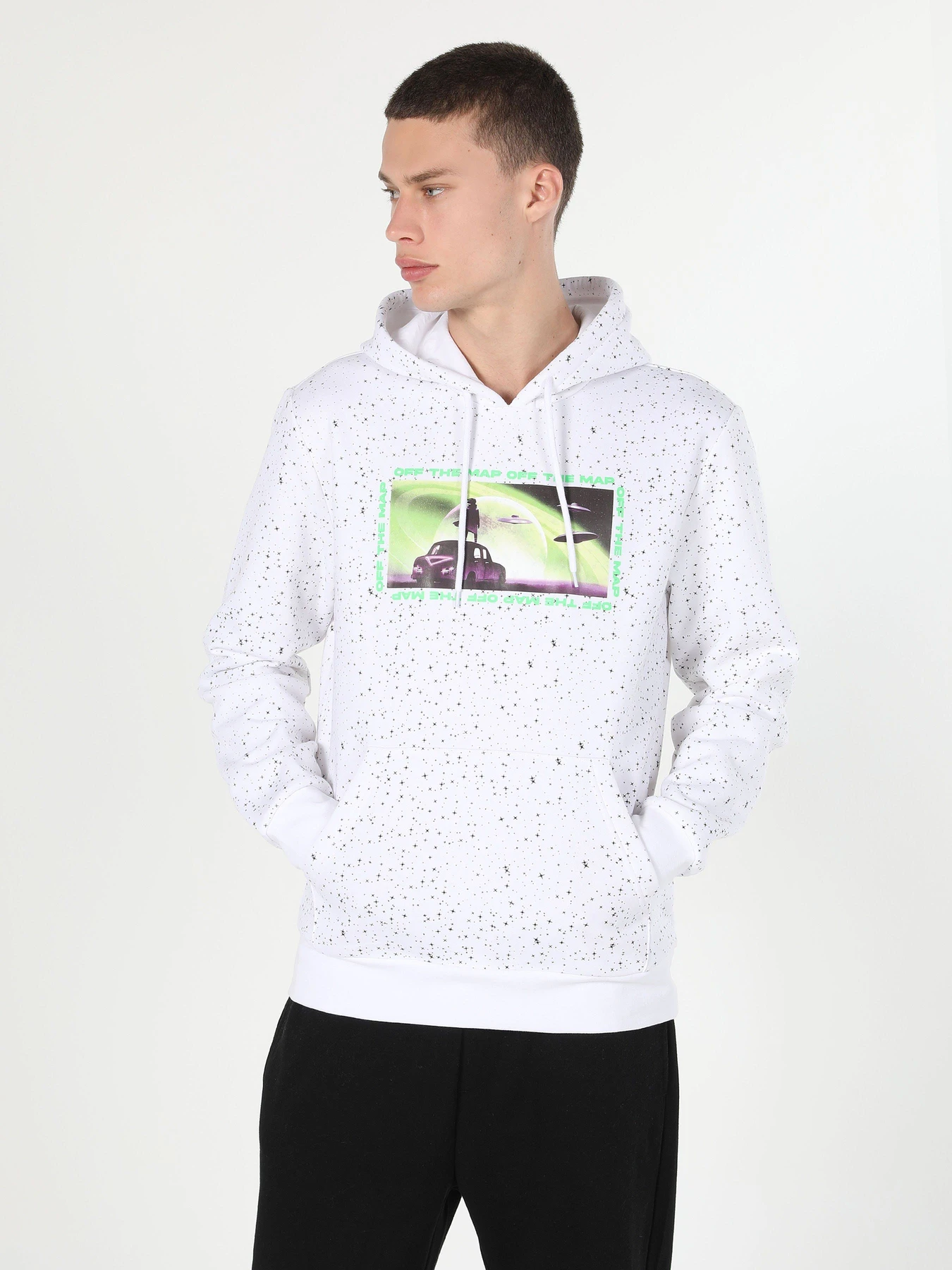 Худи и свитшоты Colin’s модель CL1060038WHT Худи и свитшоты Colin’s модель CL1060038WHT Фото