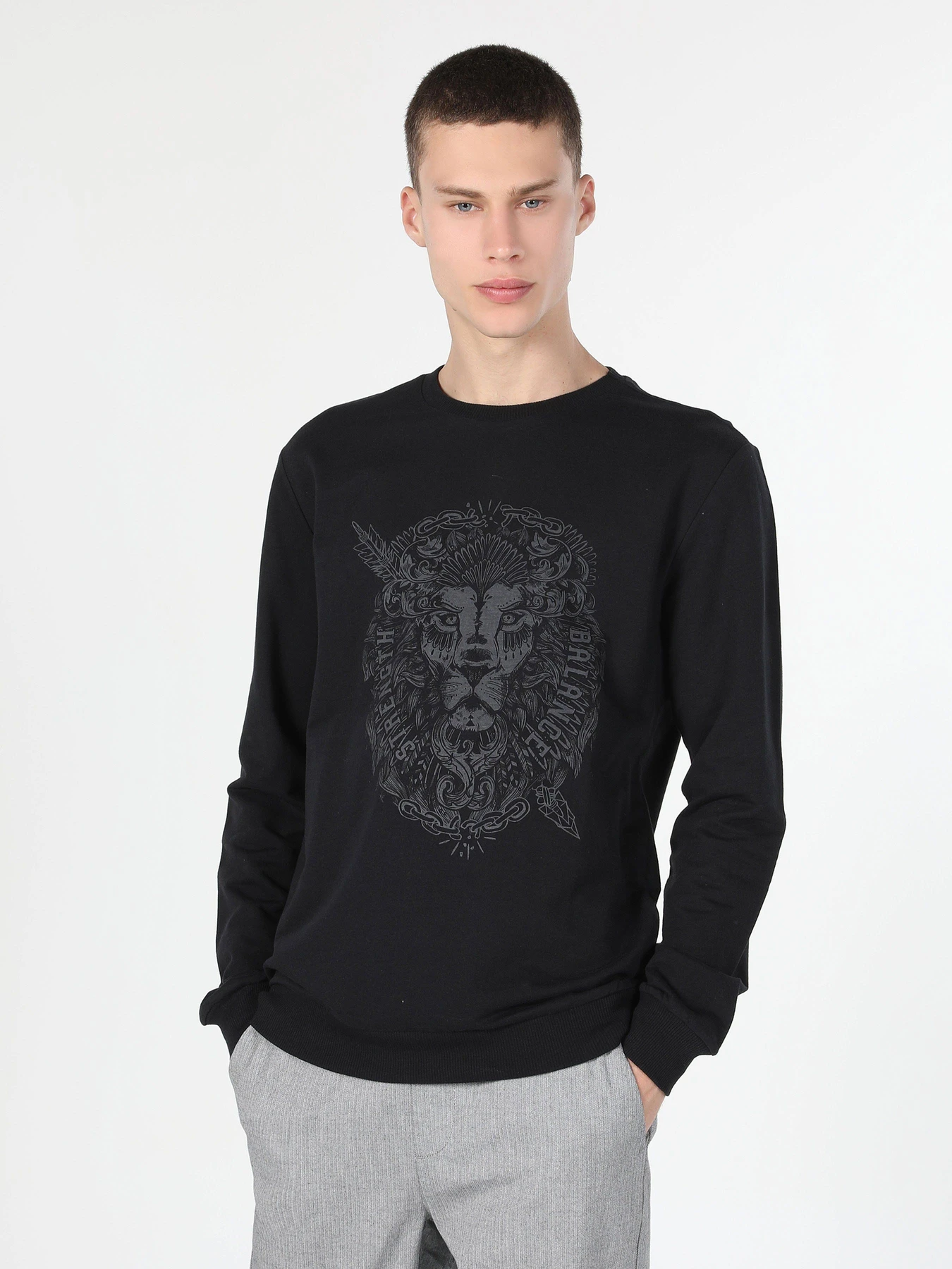 Худи и свитшоты Colin’s модель CL1060119BLK Худи и свитшоты Colin’s модель CL1060119BLK Фото