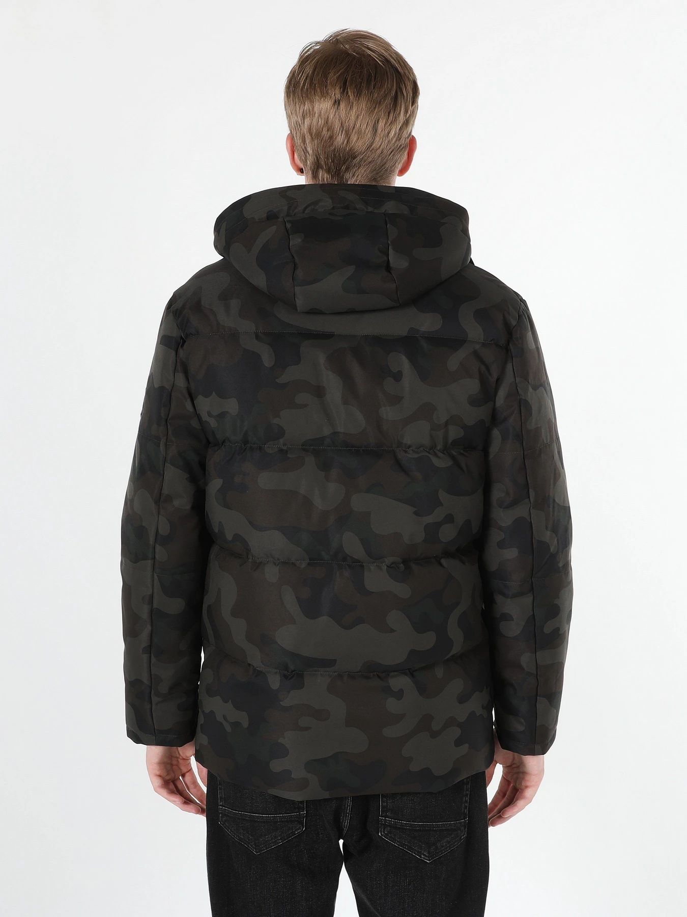 Куртки и дубленки Colin’s модель CL1060965KHA Куртки и дубленки Colin’s модель CL1060965KHA Фото