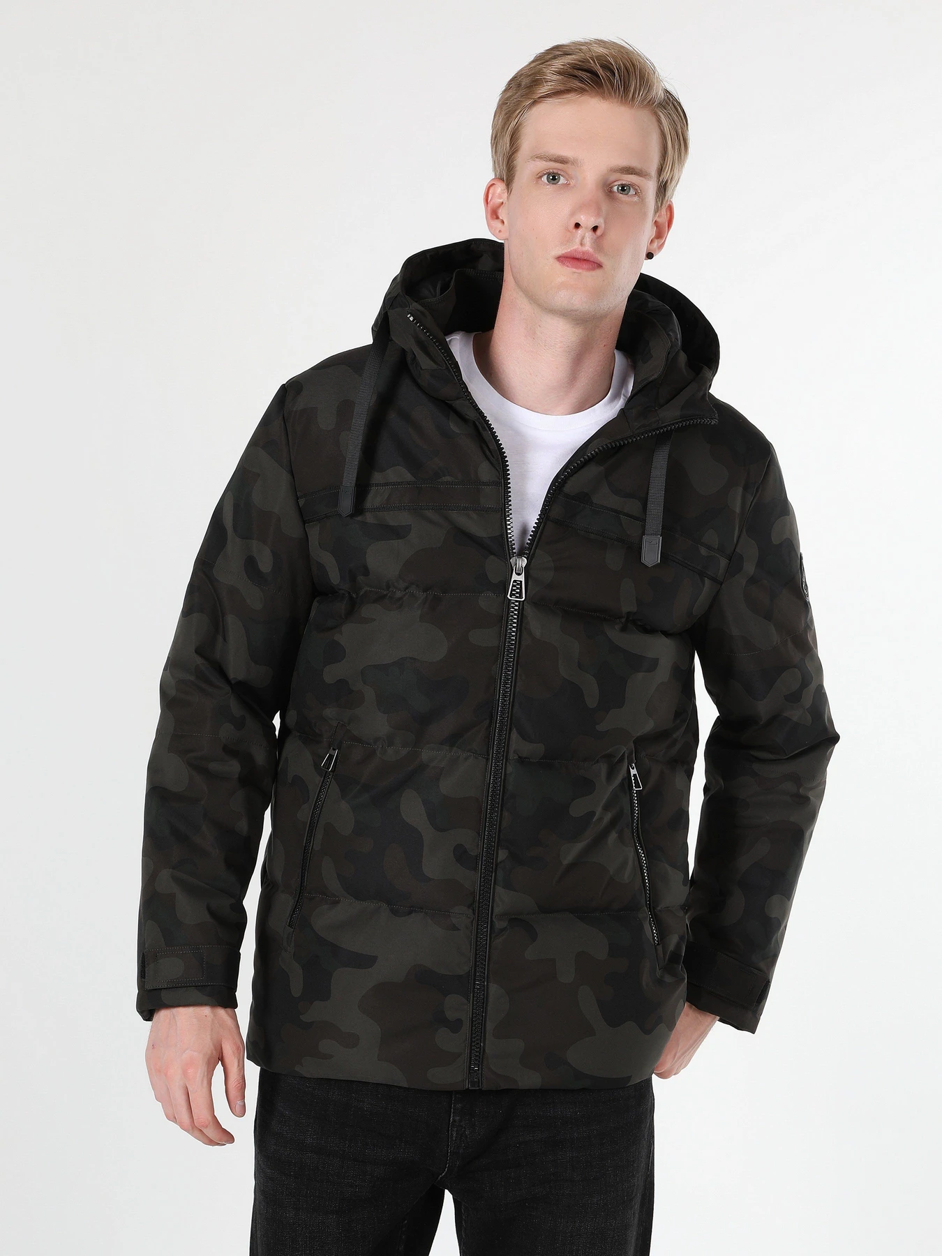 Куртки и дубленки Colin’s модель CL1060965KHA Куртки и дубленки Colin’s модель CL1060965KHA Фото