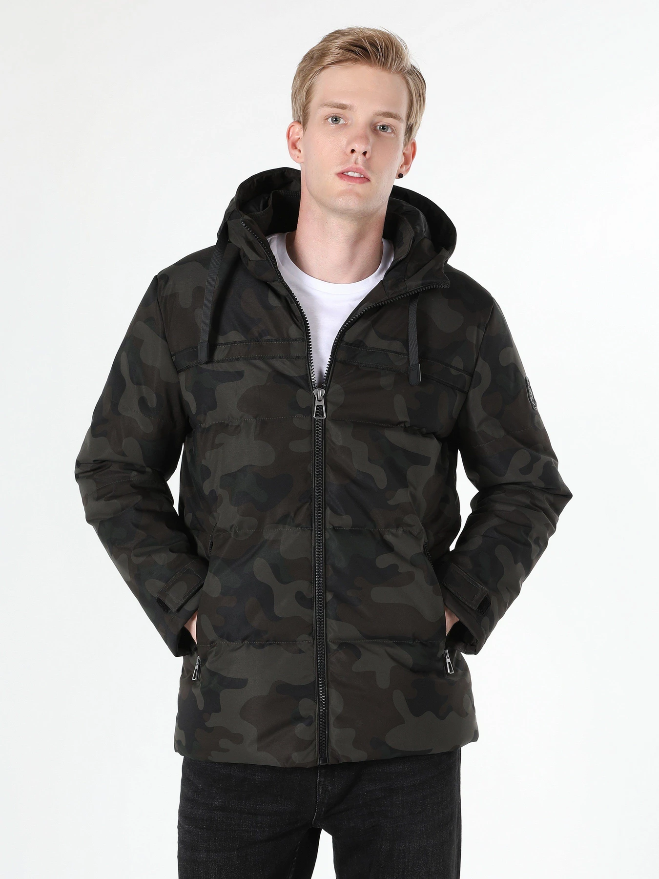 Куртки и дубленки Colin’s модель CL1060965KHA Куртки и дубленки Colin’s модель CL1060965KHA Фото