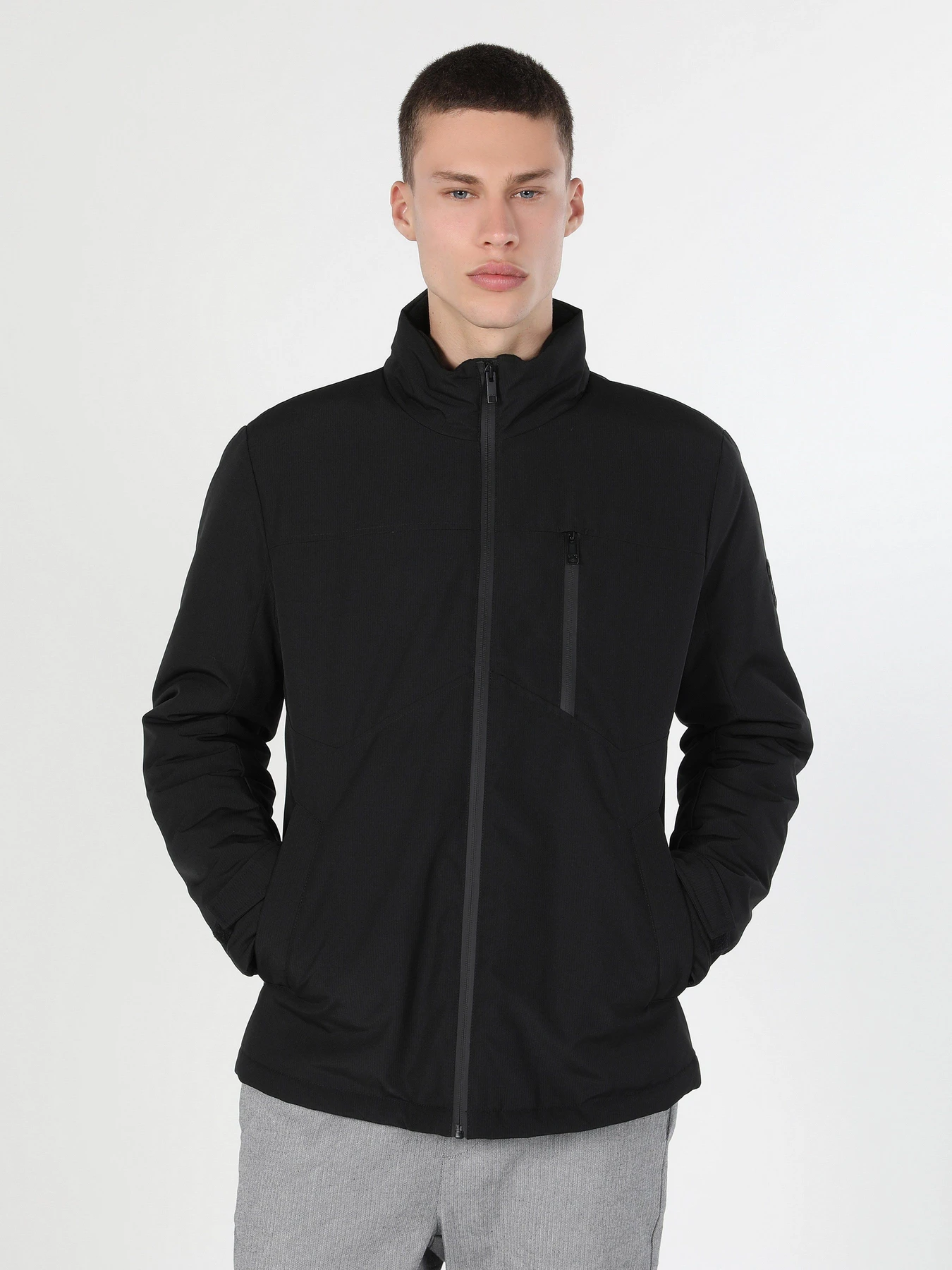 Куртки и дубленки Colin’s модель CL1060976BLK Куртки и дубленки Colin’s модель CL1060976BLK Фото