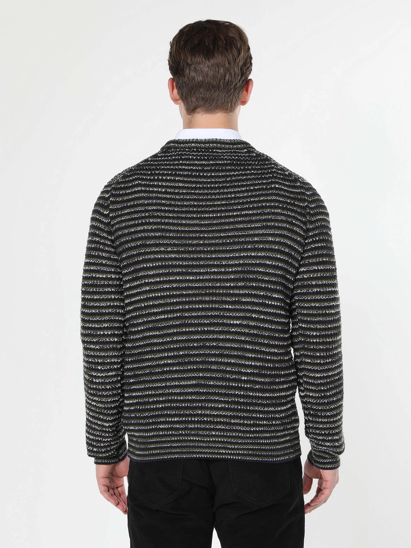 Светри та кардигани Colin’s модель CL1061129GRN Светри та кардигани Colin’s модель CL1061129GRN Фото