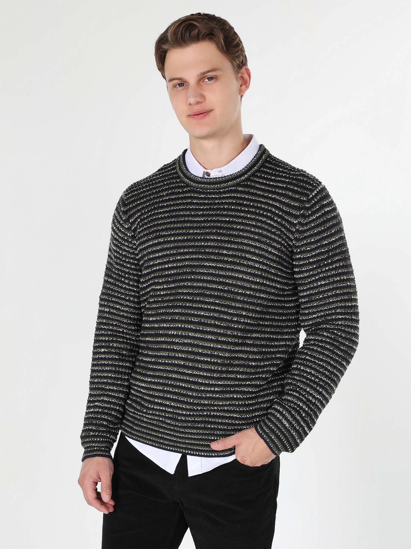 Светри та кардигани Colin’s модель CL1061129GRN Светри та кардигани Colin’s модель CL1061129GRN Фото