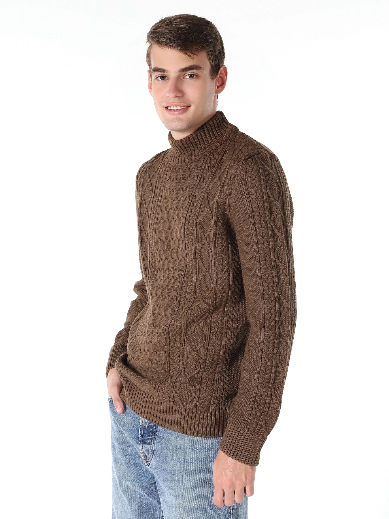 Свитры и кардиганы Colin’s модель CL1061134BRW Свитры и кардиганы Colin’s модель CL1061134BRW Фото