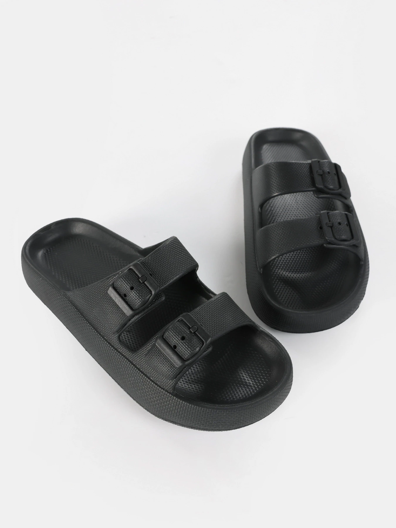 Шлёпанцы Colin’s модель CL1064274BLK Фото