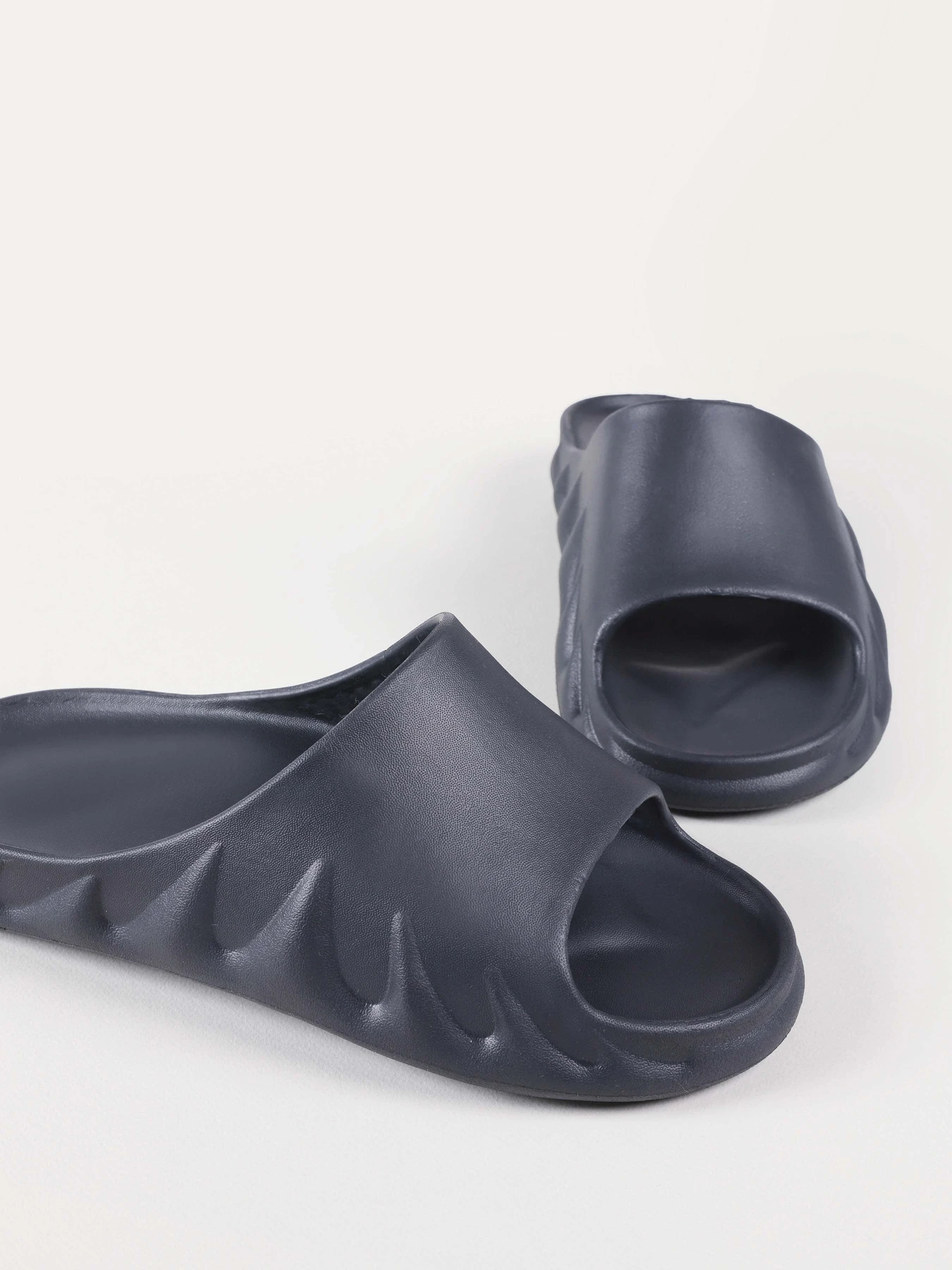 Шлёпанцы Colin’s модель CL1064272BLK Фото