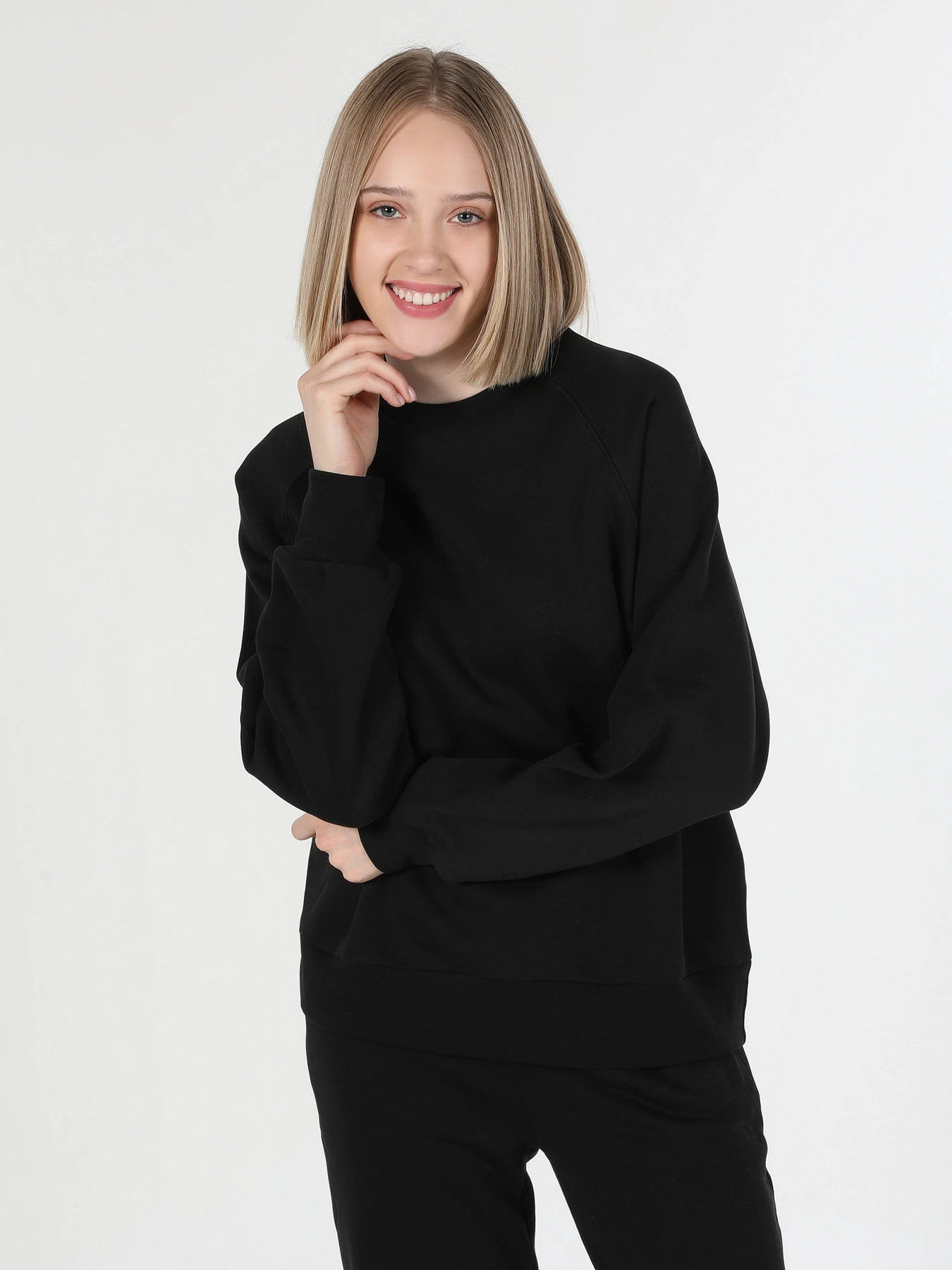 Худи и свитшоты Colin’s модель CL1060307BLK Худи и свитшоты Colin’s модель CL1060307BLK Фото