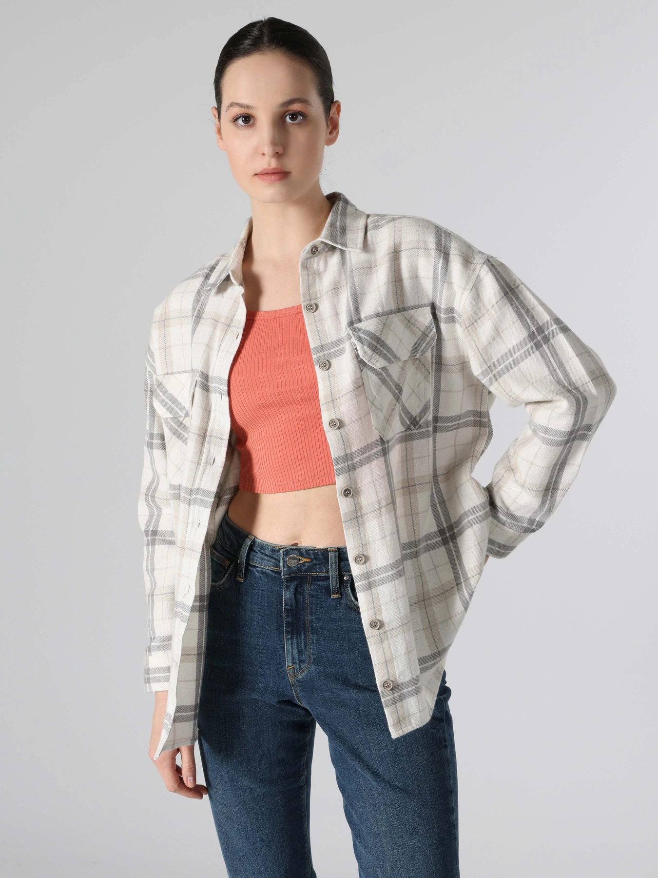 Сорочки Colin’s модель CL1061055BEI Сорочки Colin’s модель CL1061055BEI Фото
