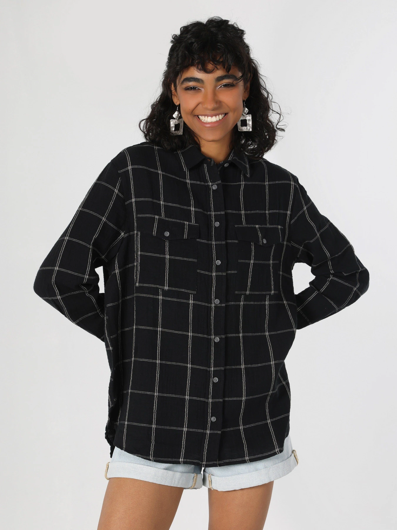 Рубашки Colin’s модель CL1061885BLK Рубашки Colin’s модель CL1061885BLK Фото