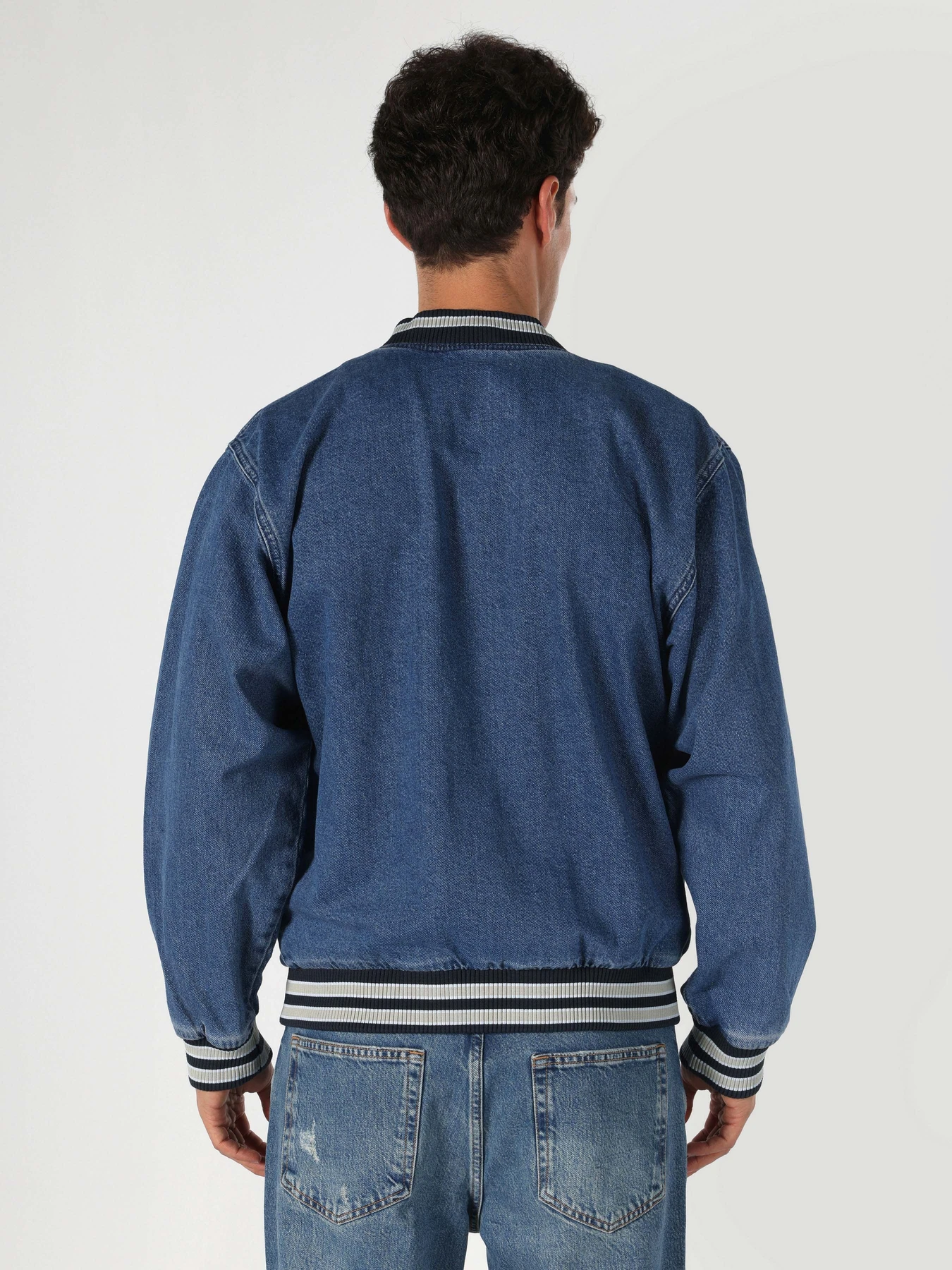 Куртки и дубленки Colin’s модель CL1062448DN42468 Куртки и дубленки Colin’s модель CL1062448DN42468 Фото