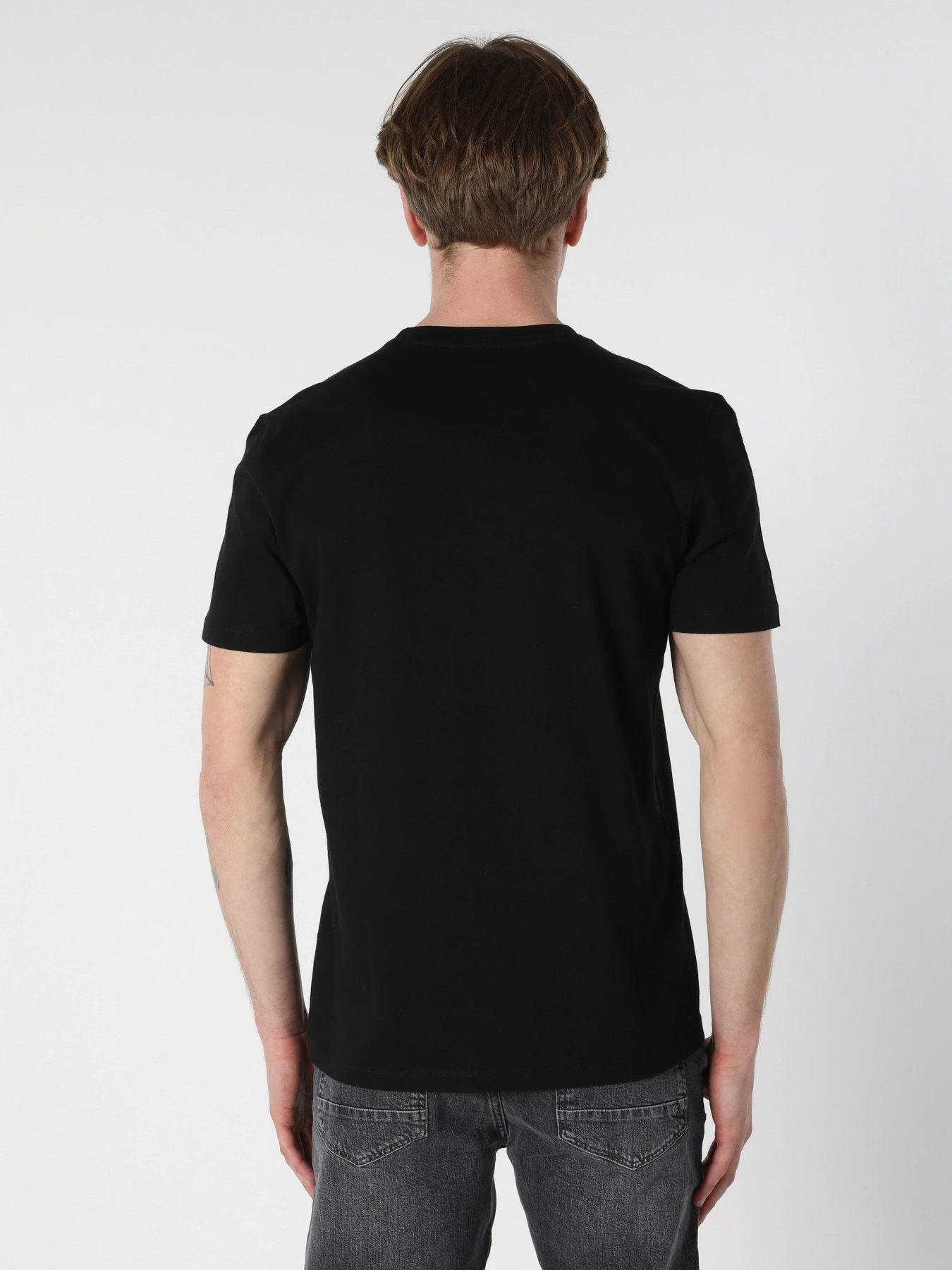Футболки и поло Colin’s модель CL1062481BLK Футболки и поло Colin’s модель CL1062481BLK Фото