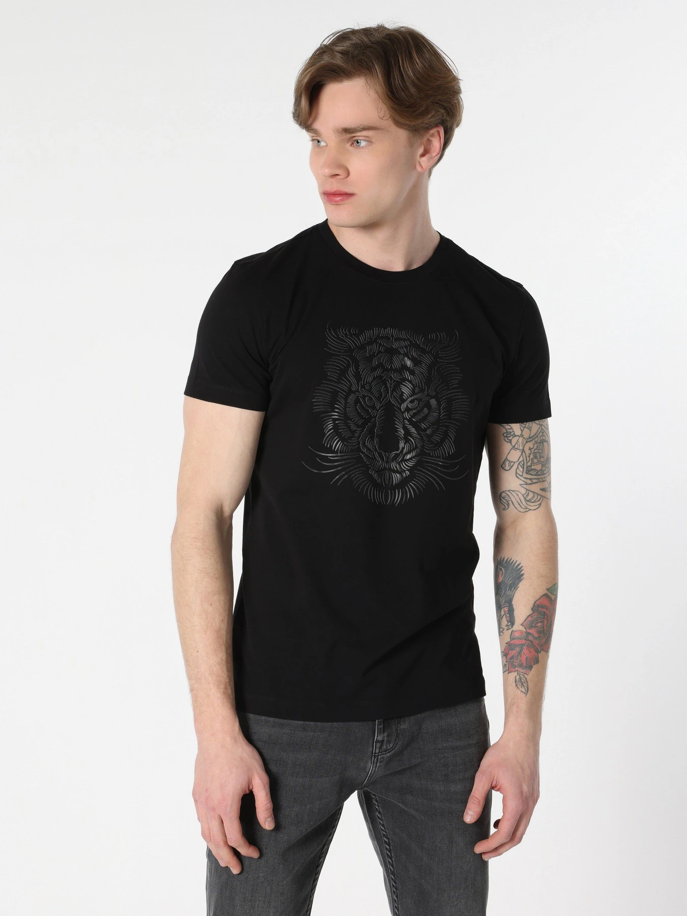 Футболки и поло Colin’s модель CL1063694BLK Футболки и поло Colin’s модель CL1063694BLK Фото