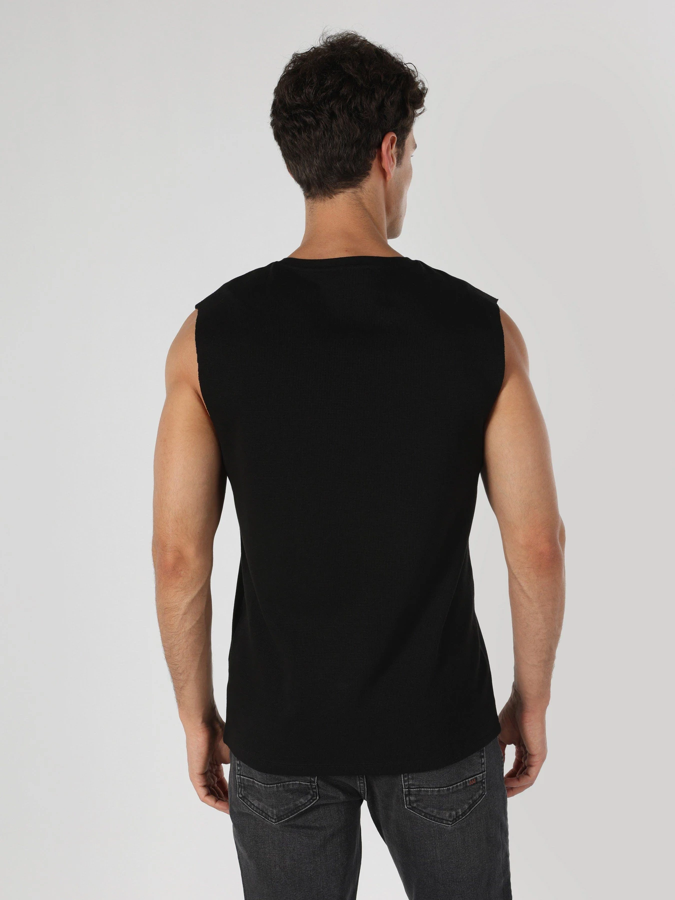 Футболки и поло Colin’s модель CL1064159BLK Футболки и поло Colin’s модель CL1064159BLK Фото