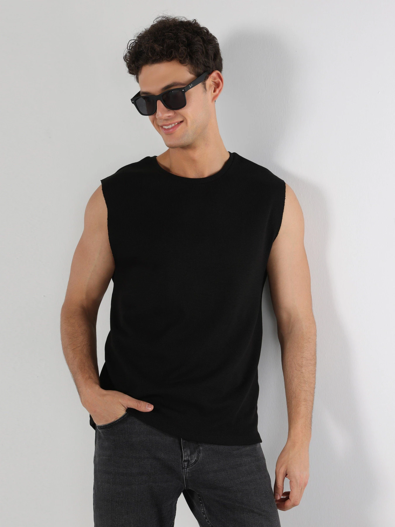 Футболки и поло Colin’s модель CL1064159BLK Футболки и поло Colin’s модель CL1064159BLK Фото