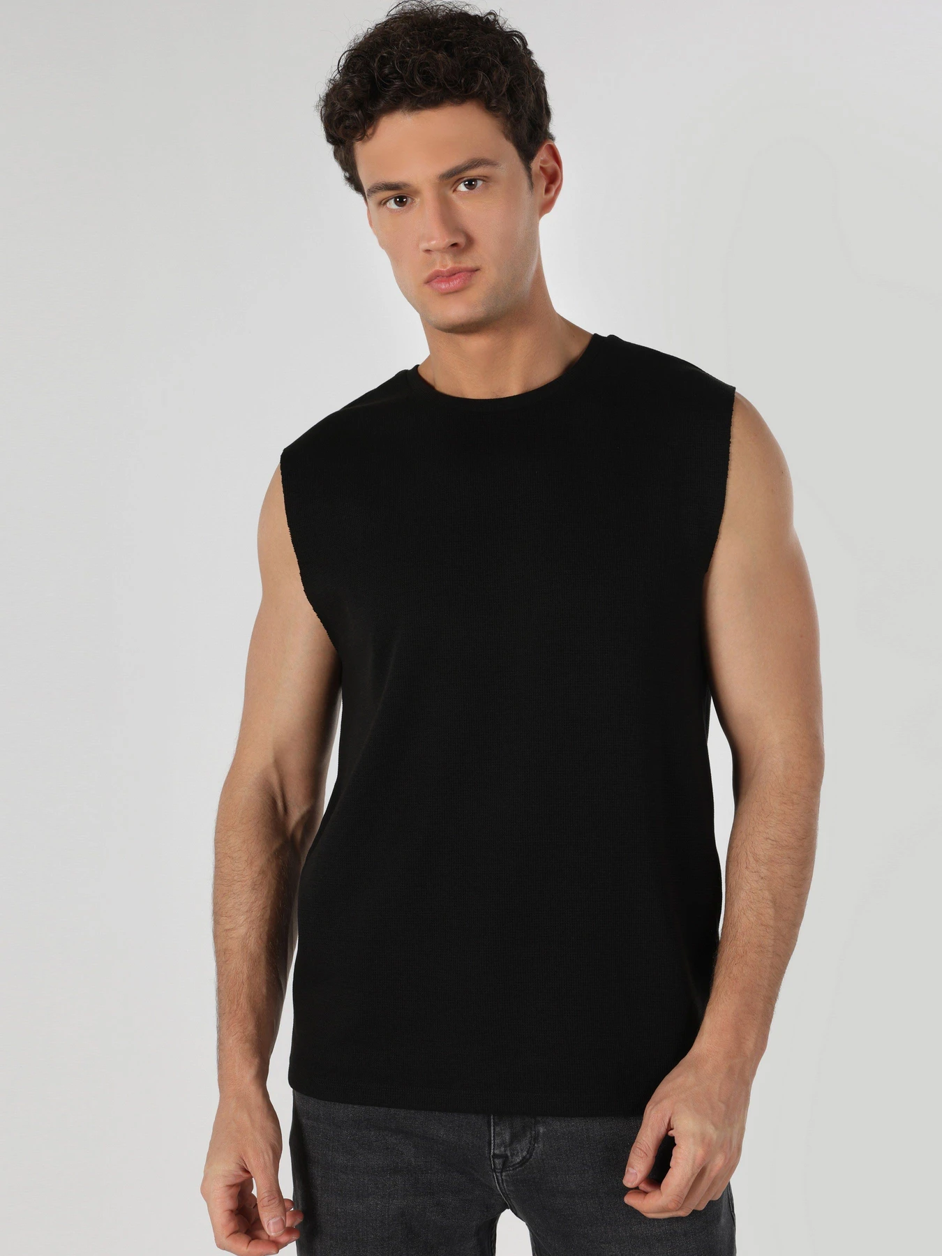 Футболки и поло Colin’s модель CL1064159BLK Футболки и поло Colin’s модель CL1064159BLK Фото