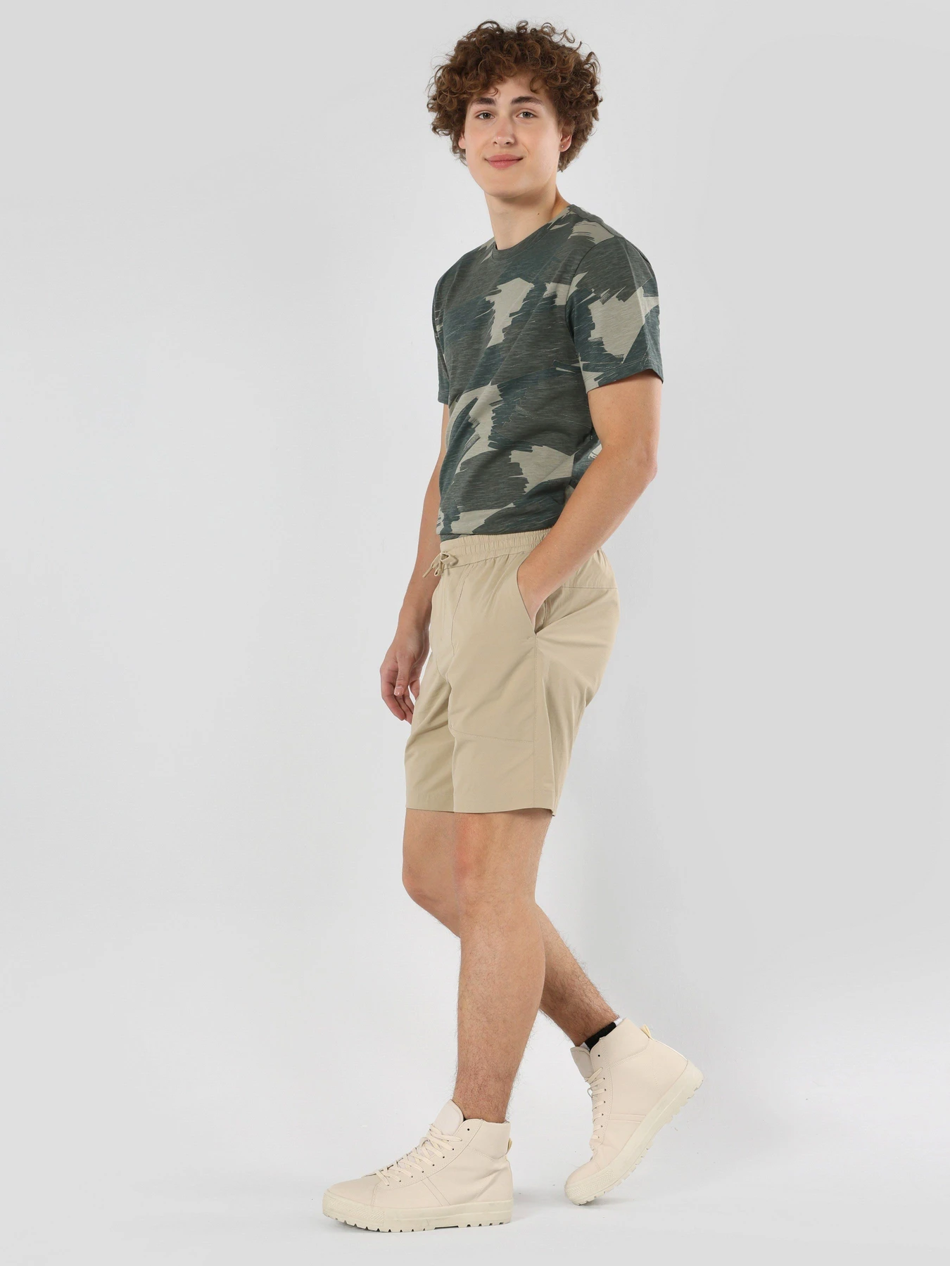 Шорты Colin’s модель CL1064184BEI Шорты Colin’s модель CL1064184BEI Фото