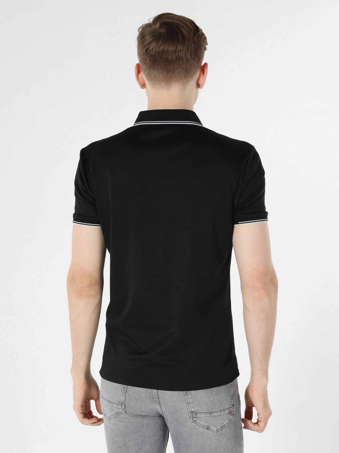 Футболки и поло Colin’s модель CL1062783BLK Футболки и поло Colin’s модель CL1062783BLK Фото