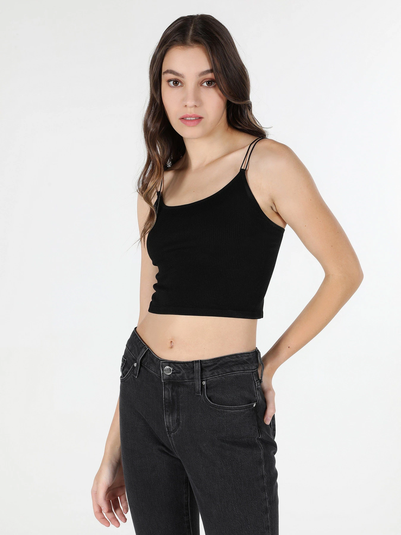 Футболки и поло Colin’s модель CL1064020BLK Футболки и поло Colin’s модель CL1064020BLK Фото
