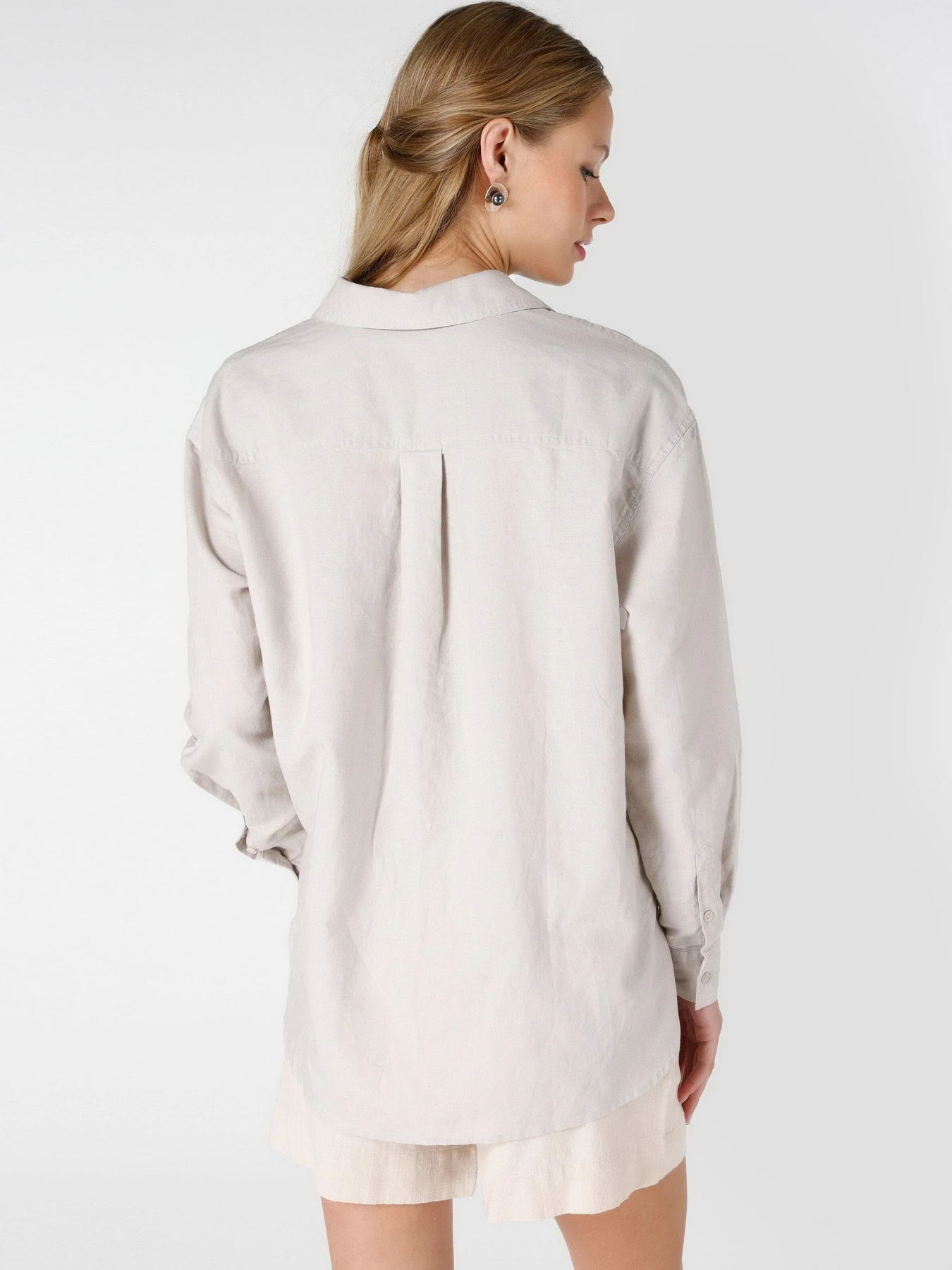 Рубашки Colin’s модель CL1063415BEI Рубашки Colin’s модель CL1063415BEI Фото