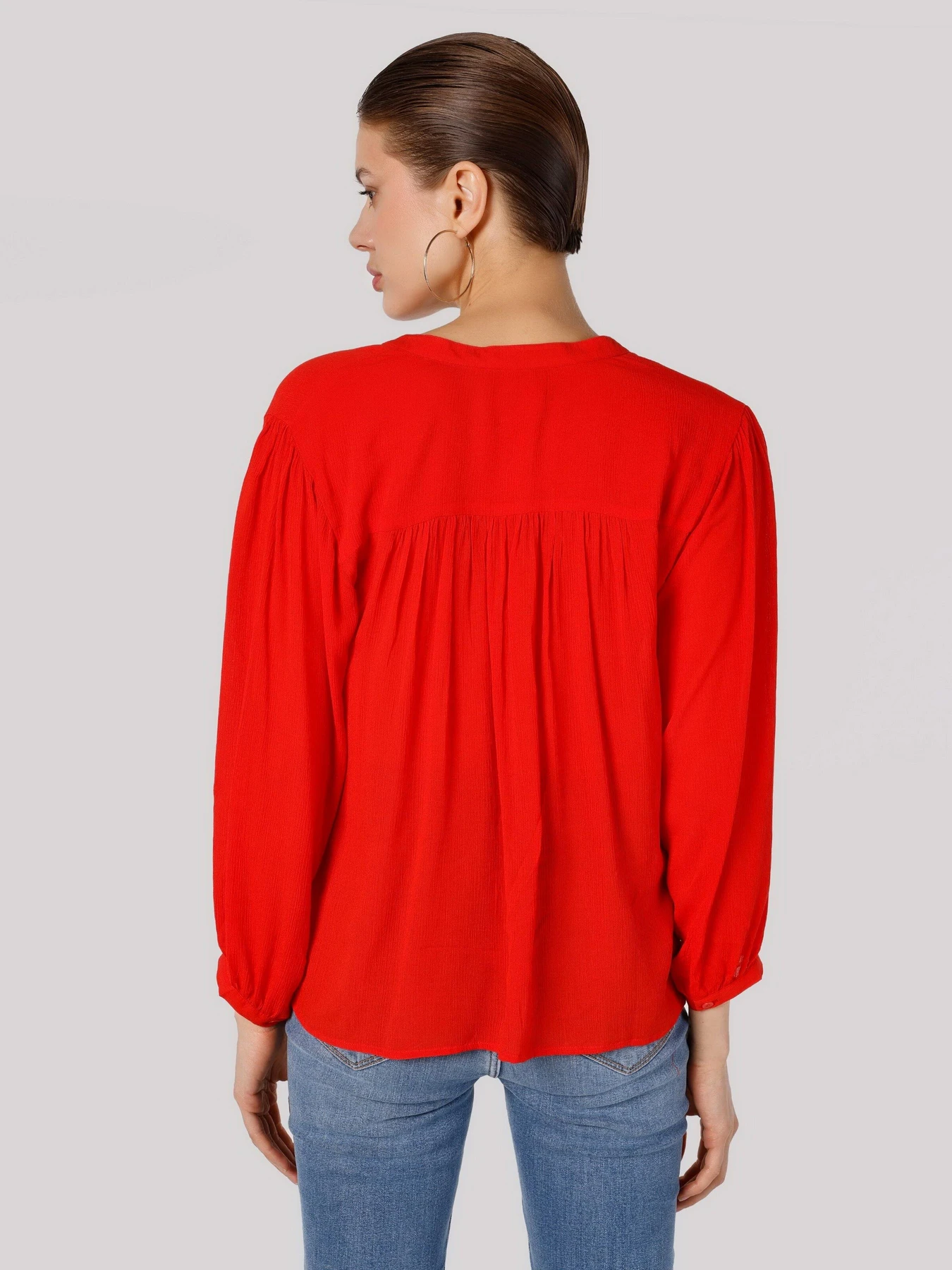 Сорочки Colin’s модель CL1063878RED Сорочки Colin’s модель CL1063878RED Фото