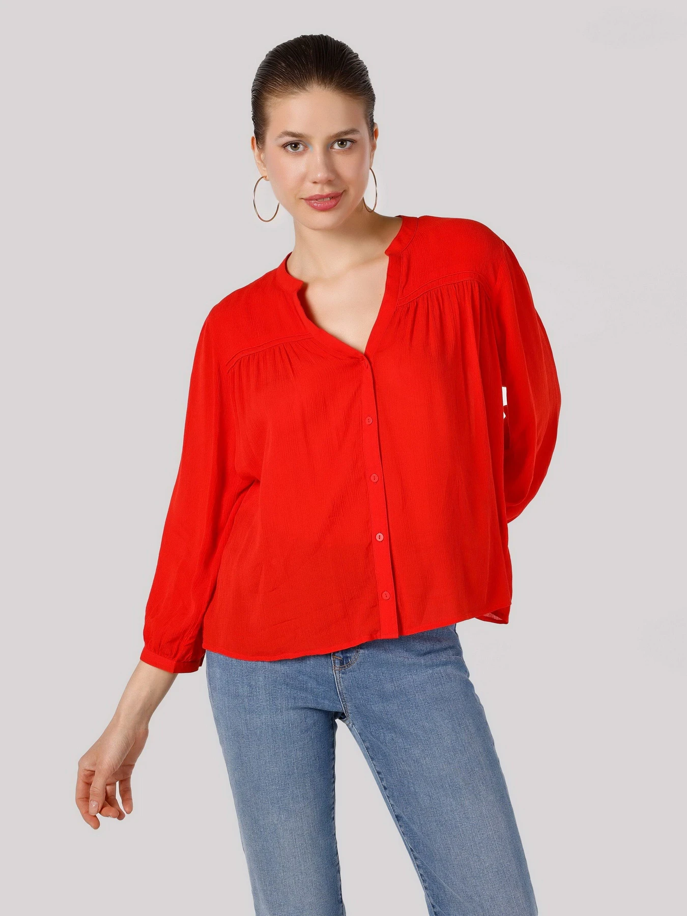 Сорочки Colin’s модель CL1063878RED Сорочки Colin’s модель CL1063878RED Фото