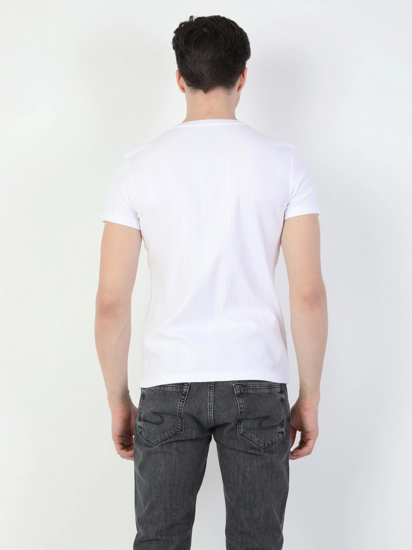 Футболки и поло Colin’s модель CL1046398WHT Футболки и поло Colin’s модель CL1046398WHT Фото