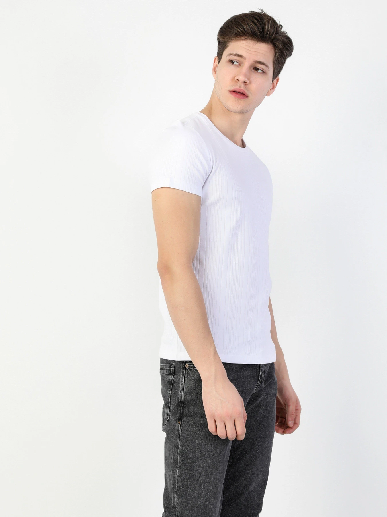 Футболки и поло Colin’s модель CL1046398WHT Футболки и поло Colin’s модель CL1046398WHT Фото