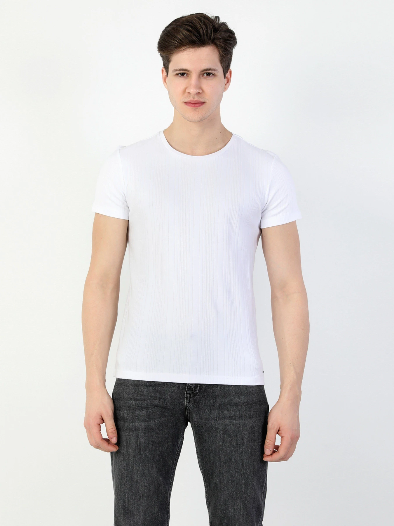Футболки и поло Colin’s модель CL1046398WHT Футболки и поло Colin’s модель CL1046398WHT Фото