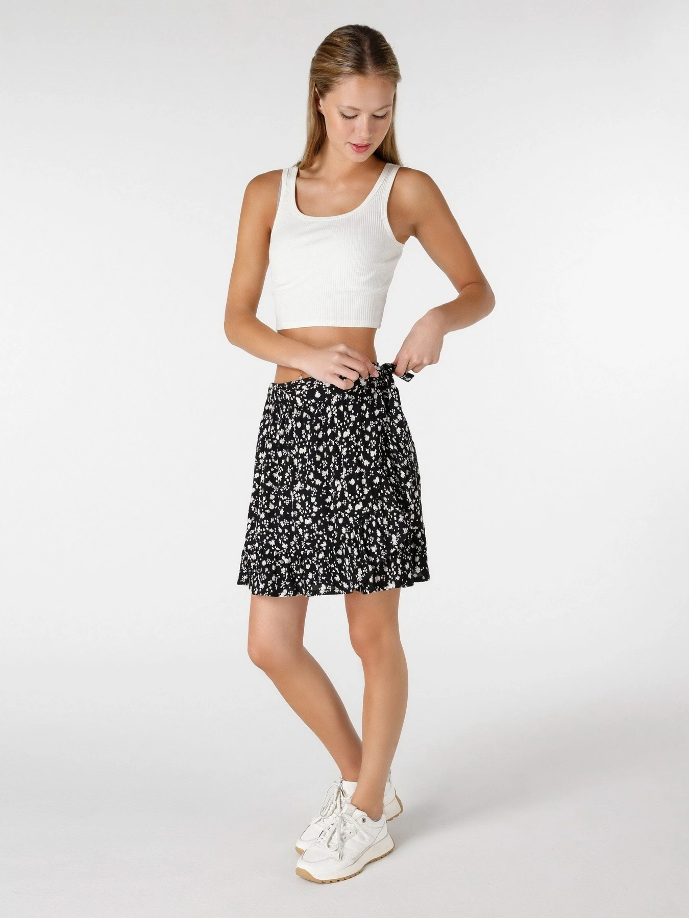 Спідниці Colin’s модель CL1064078BLK Спідниці Colin’s модель CL1064078BLK Фото