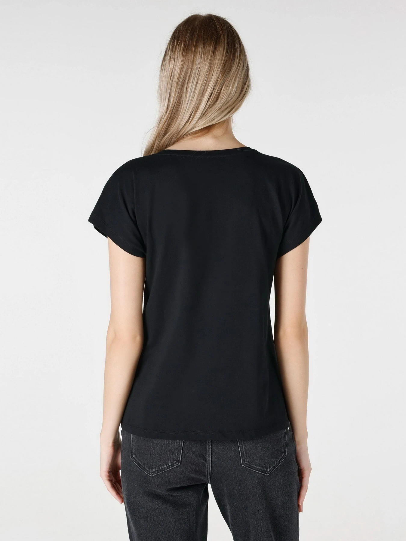 Футболки и поло Colin’s модель CL1065177BLK Футболки и поло Colin’s модель CL1065177BLK Фото