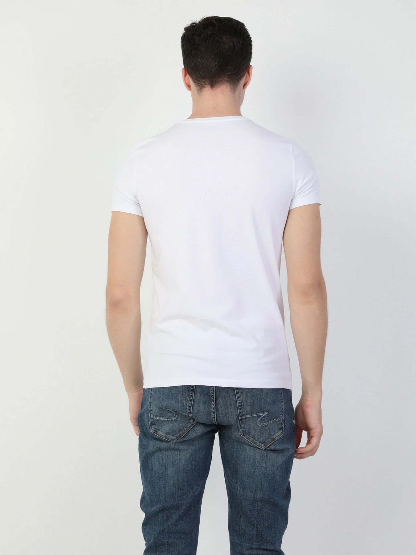 Футболки і поло Colin’s модель CL1047682WHT Футболки і поло Colin’s модель CL1047682WHT Фото