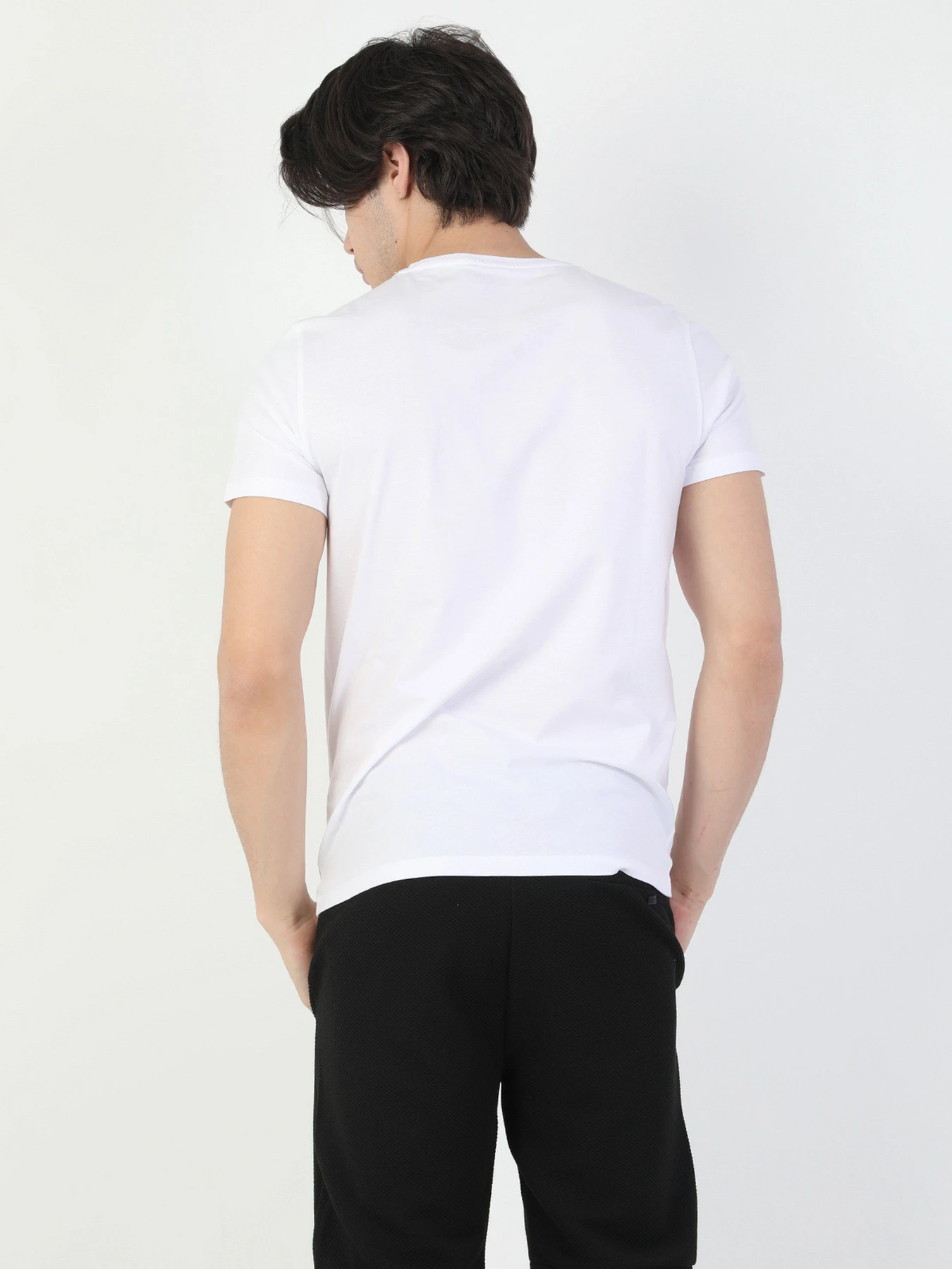 Футболки і поло Colin’s модель CL1047732WHT Футболки і поло Colin’s модель CL1047732WHT Фото