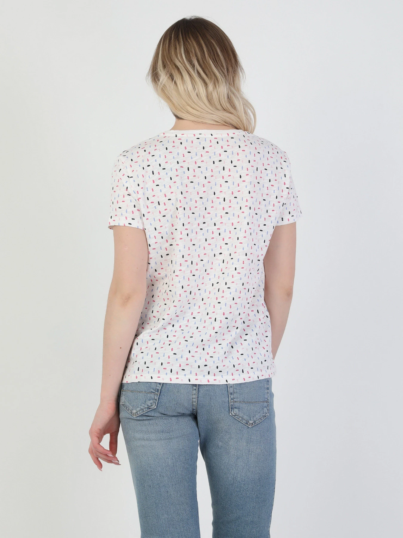 Футболки и поло Colin’s модель CL1047779WHT Футболки и поло Colin’s модель CL1047779WHT Фото