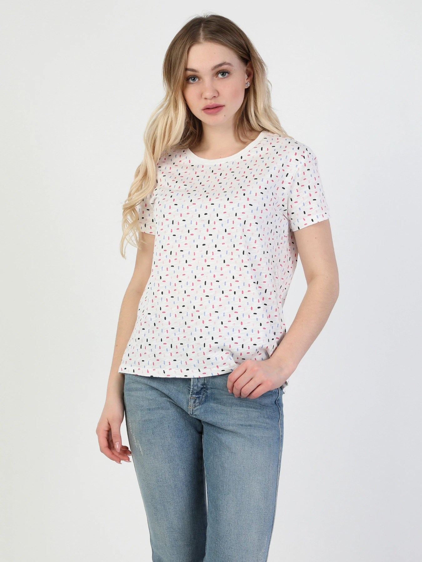 Футболки и поло Colin’s модель CL1047779WHT Футболки и поло Colin’s модель CL1047779WHT Фото