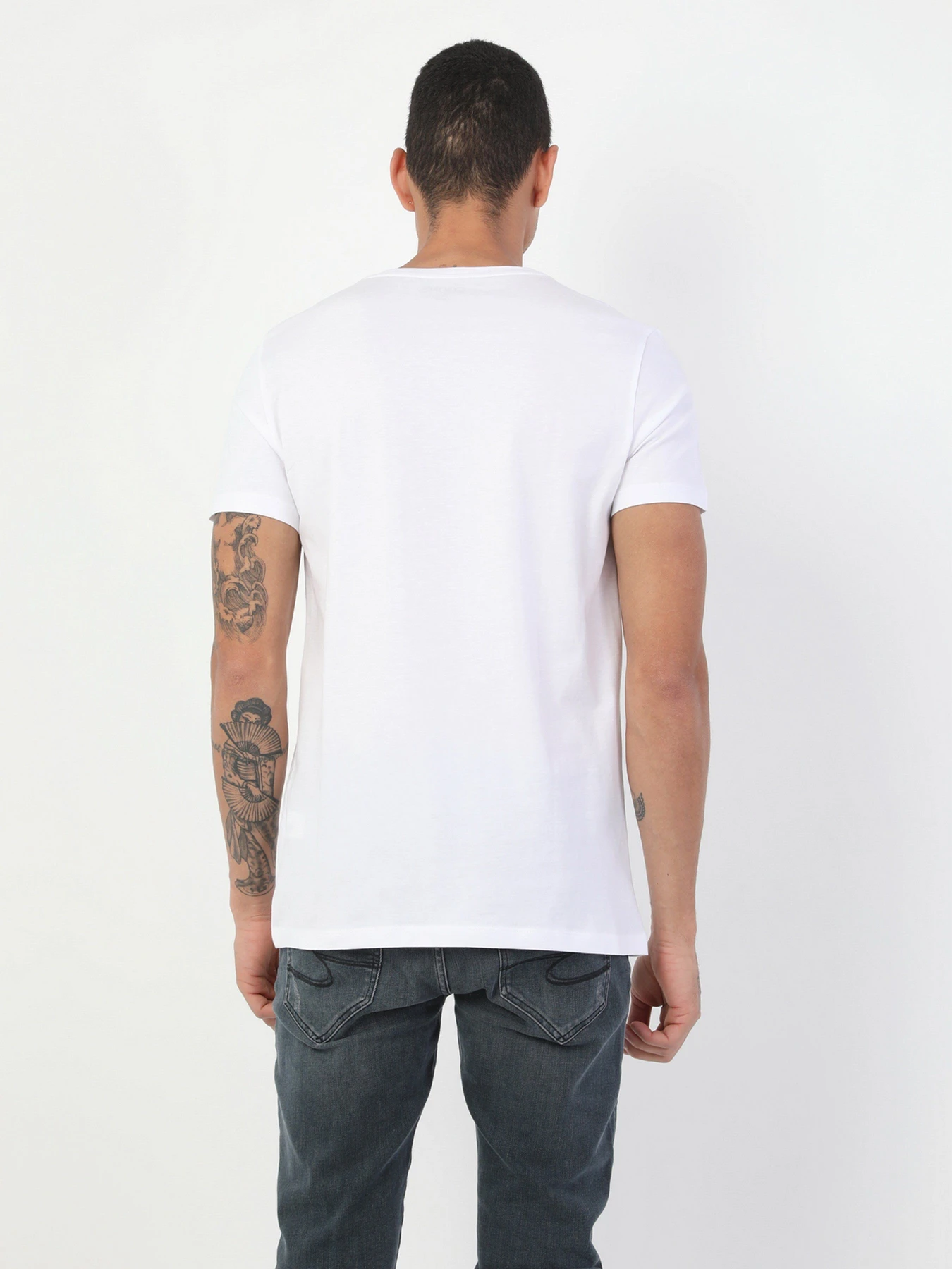 Футболки и поло Colin’s модель CL1048490WHT Футболки и поло Colin’s модель CL1048490WHT Фото