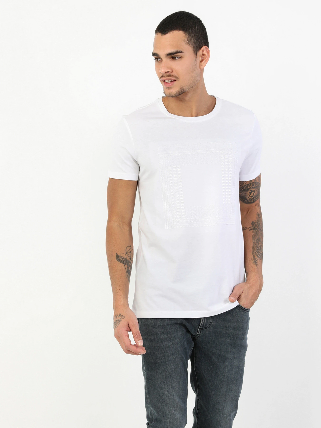 Футболки и поло Colin’s модель CL1048490WHT Футболки и поло Colin’s модель CL1048490WHT Фото
